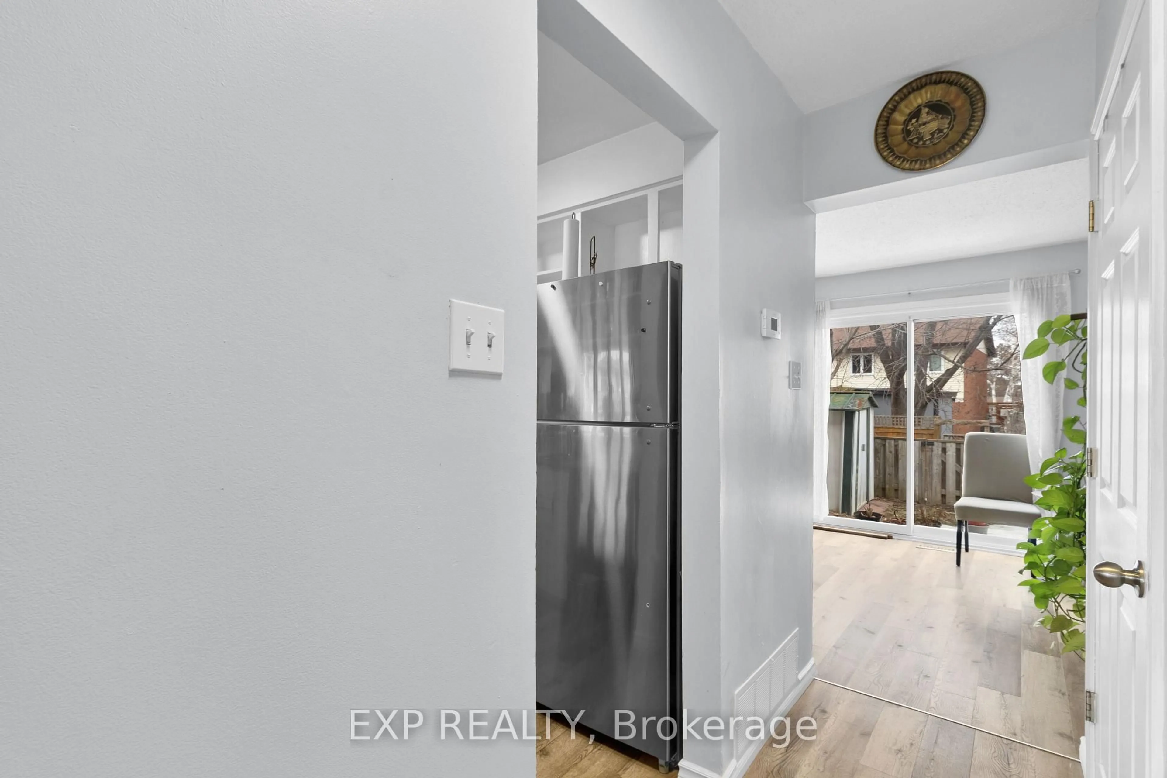 Unknown for 2570 Southvale Cres #14, Ottawa Ontario K1B 5B6