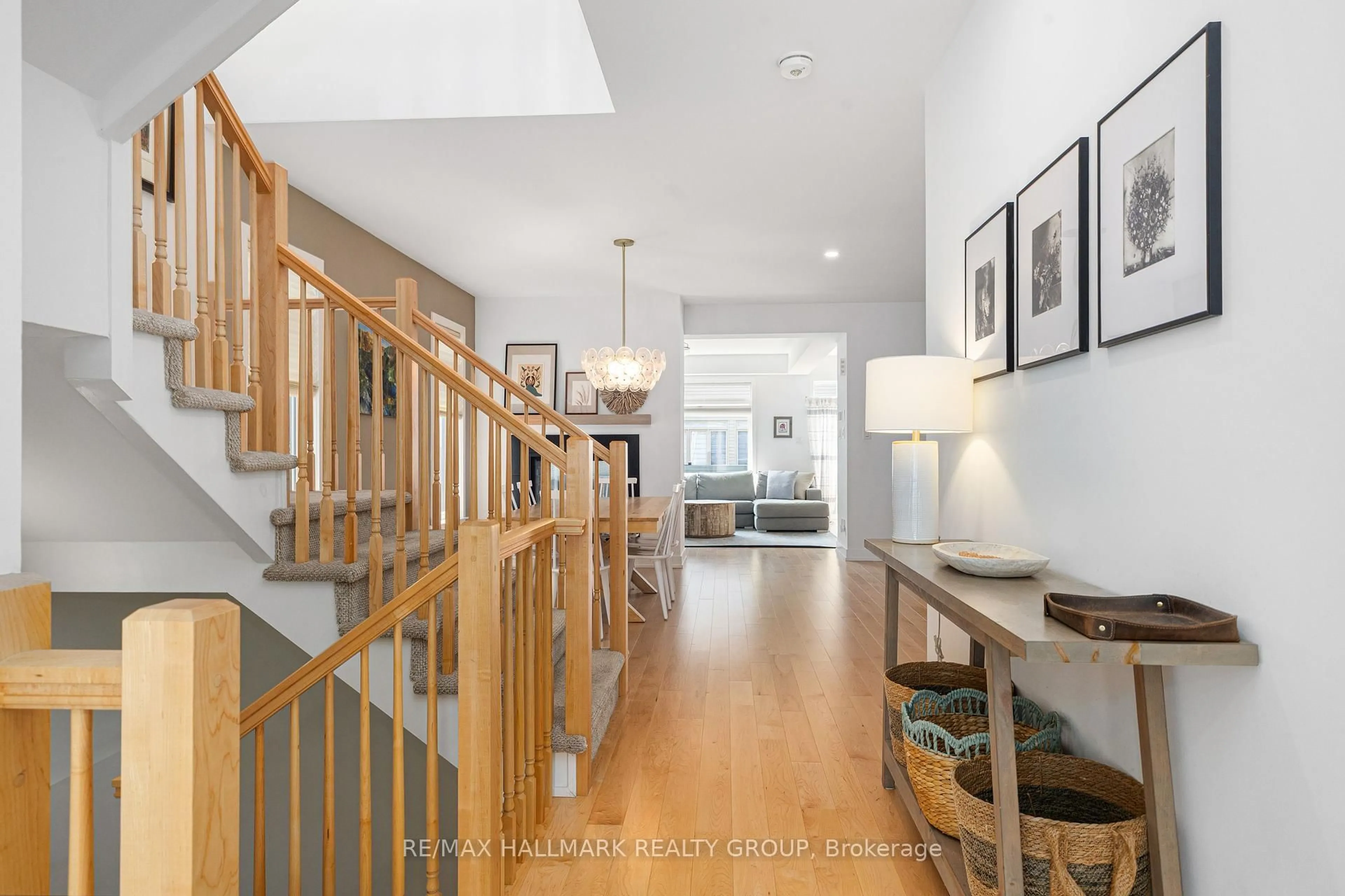 Unknown for 258 Fountainhead Dr, Ottawa Ontario K1W 0H4