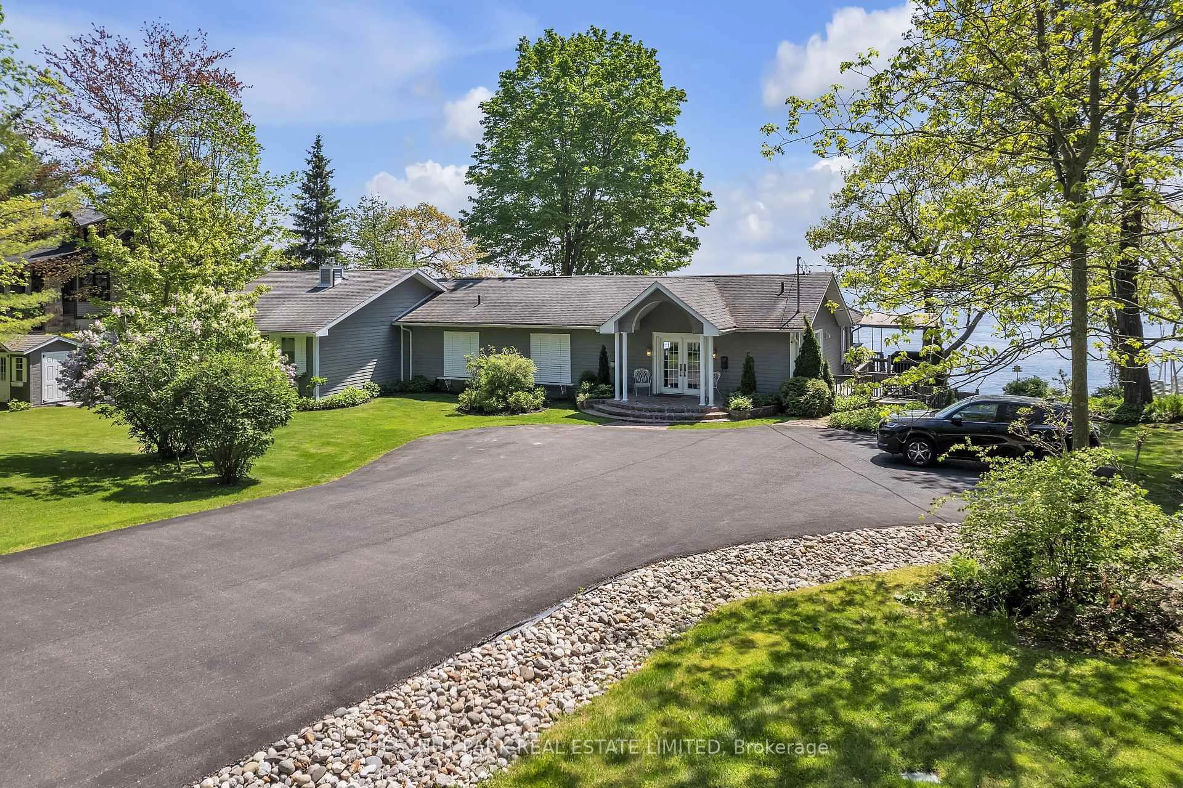 A pic from outside/outdoor area/front of a property/back of a property/a pic from drone, street for 35 Riverview Dr, Front of Leeds & Seeleys Bay Ontario K0E 1V0