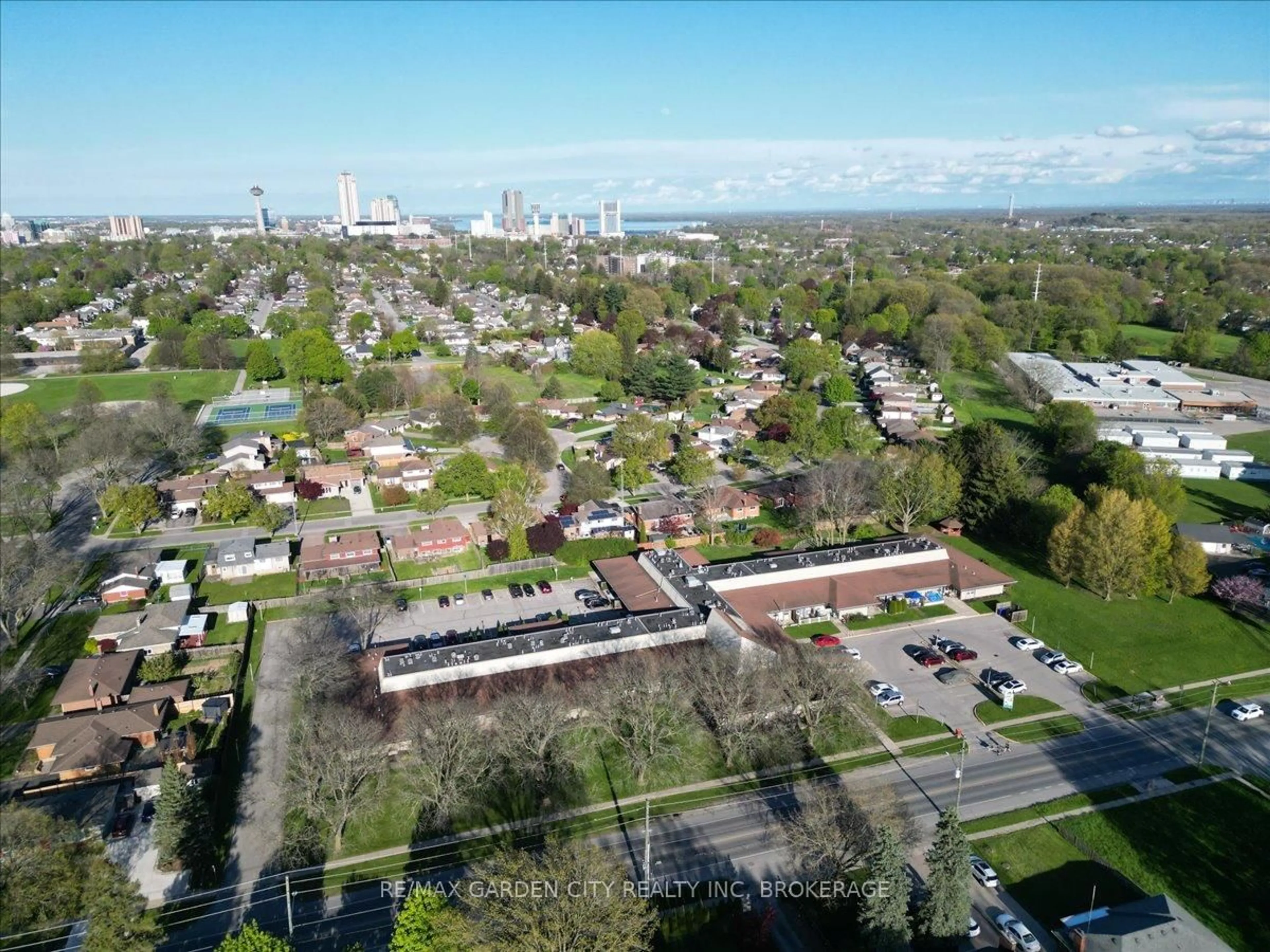 A pic from outside/outdoor area/front of a property/back of a property/a pic from drone, street for 6350 Dorchester Rd #125, Niagara Falls Ontario L2G 0A1