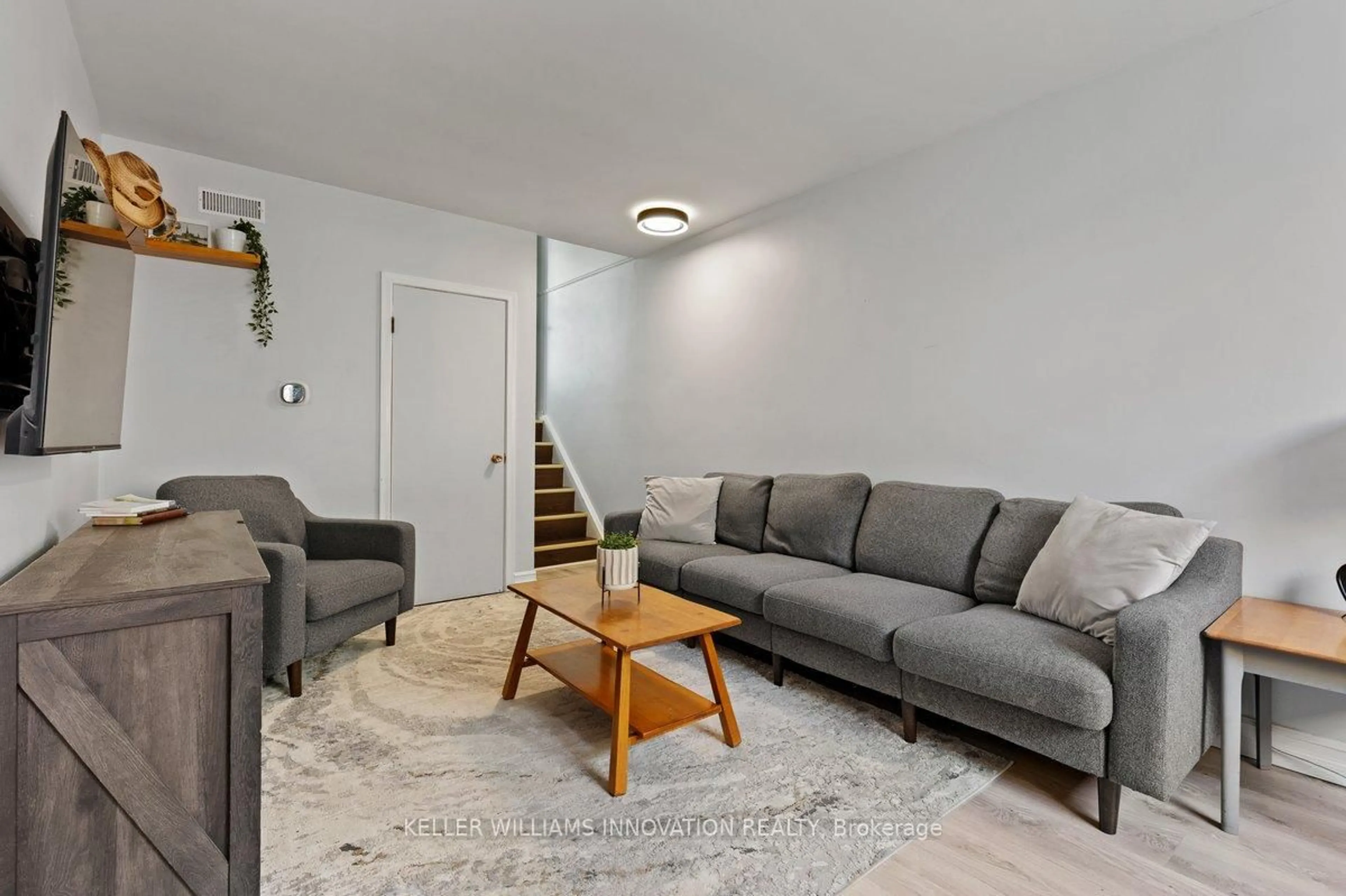 Living room with furniture, unknown for 972 Warwick St, Woodstock Ontario N4S 4S2