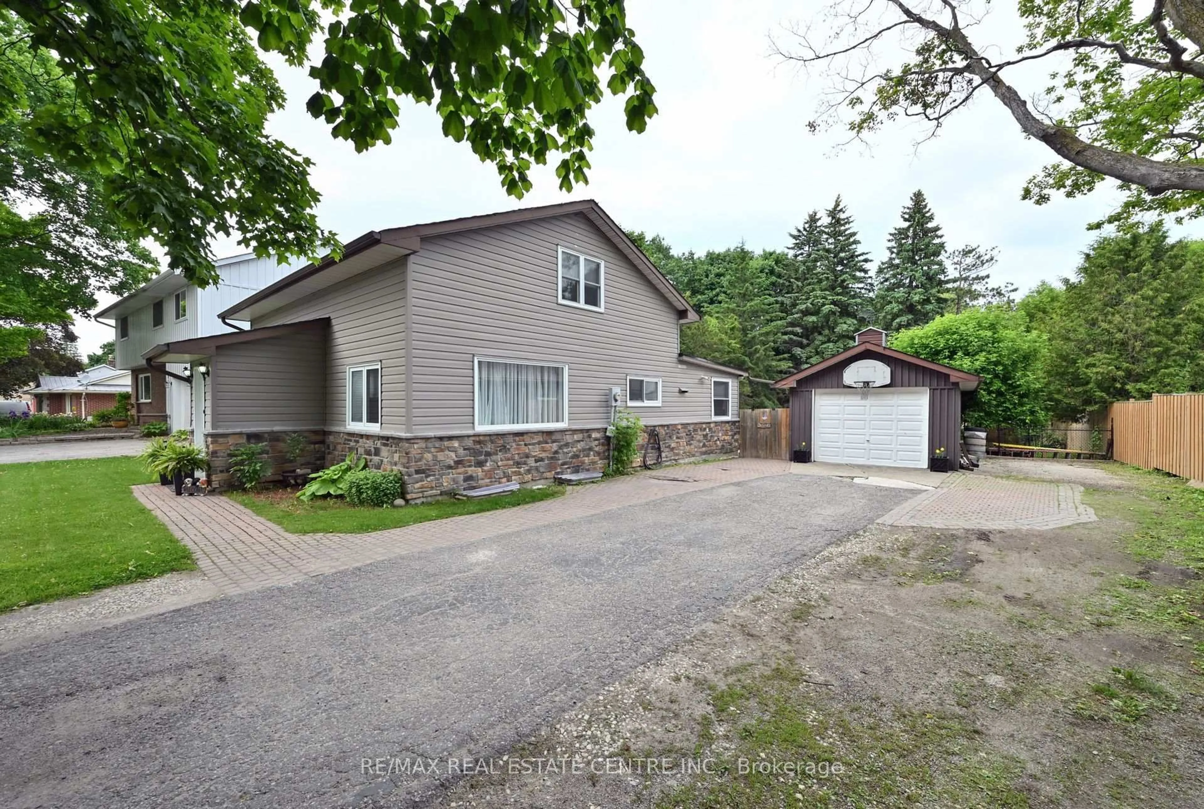 Unknown for 163 Daniel St, Erin Ontario N0B 1T0