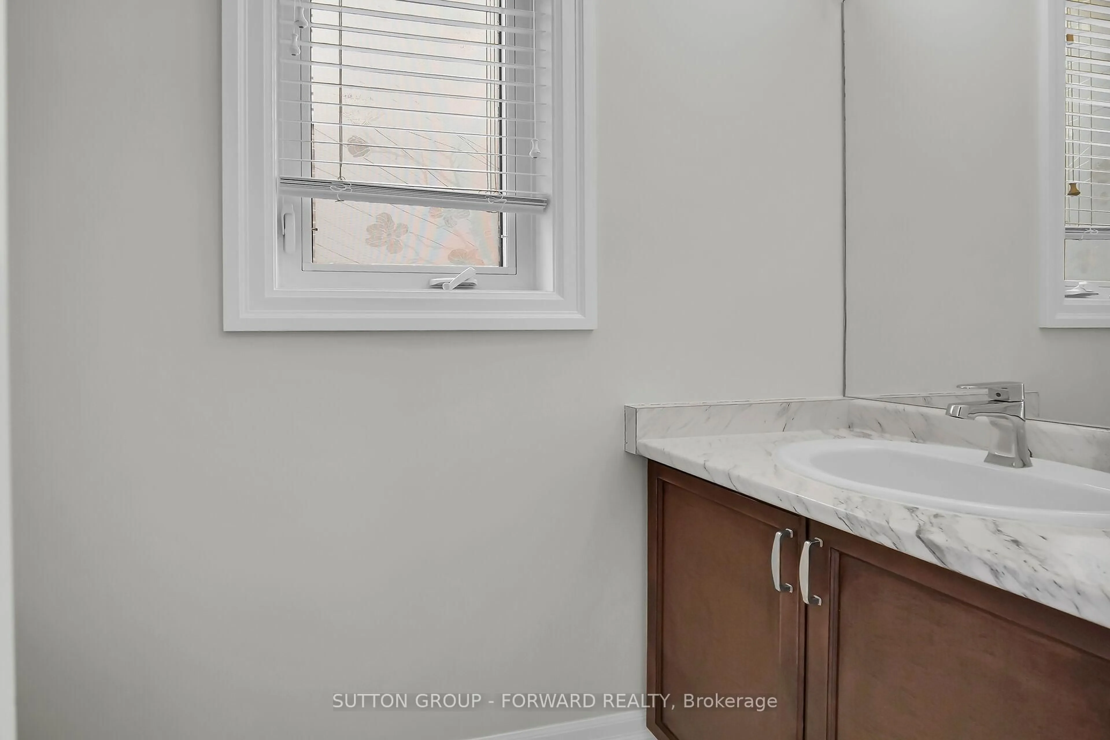 Standard bathroom, unknown for 855 Rollingacres Pl, London North Ontario N5X 0L4