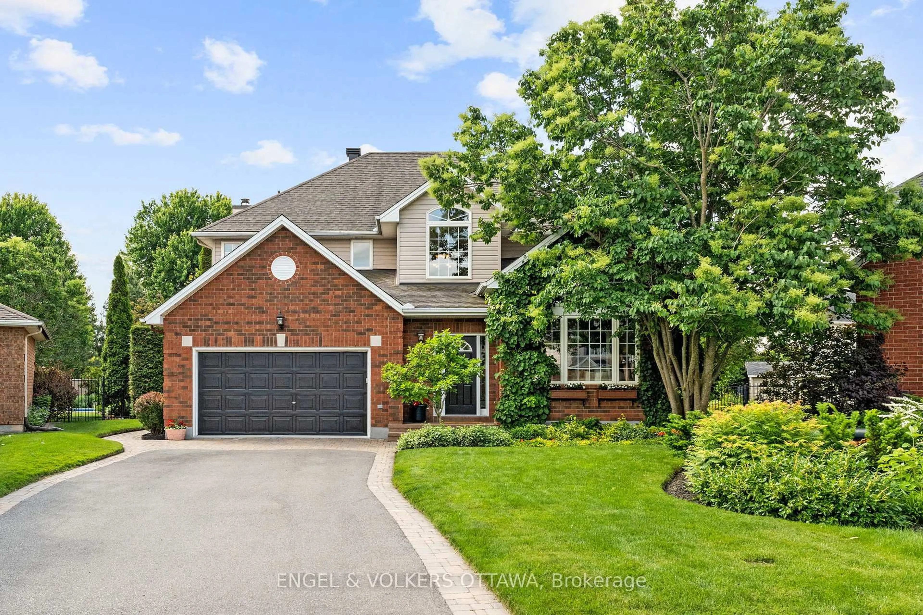 Home with brick exterior material, street for 804 Covehead Cres, Ottawa Ontario K1V 1M3