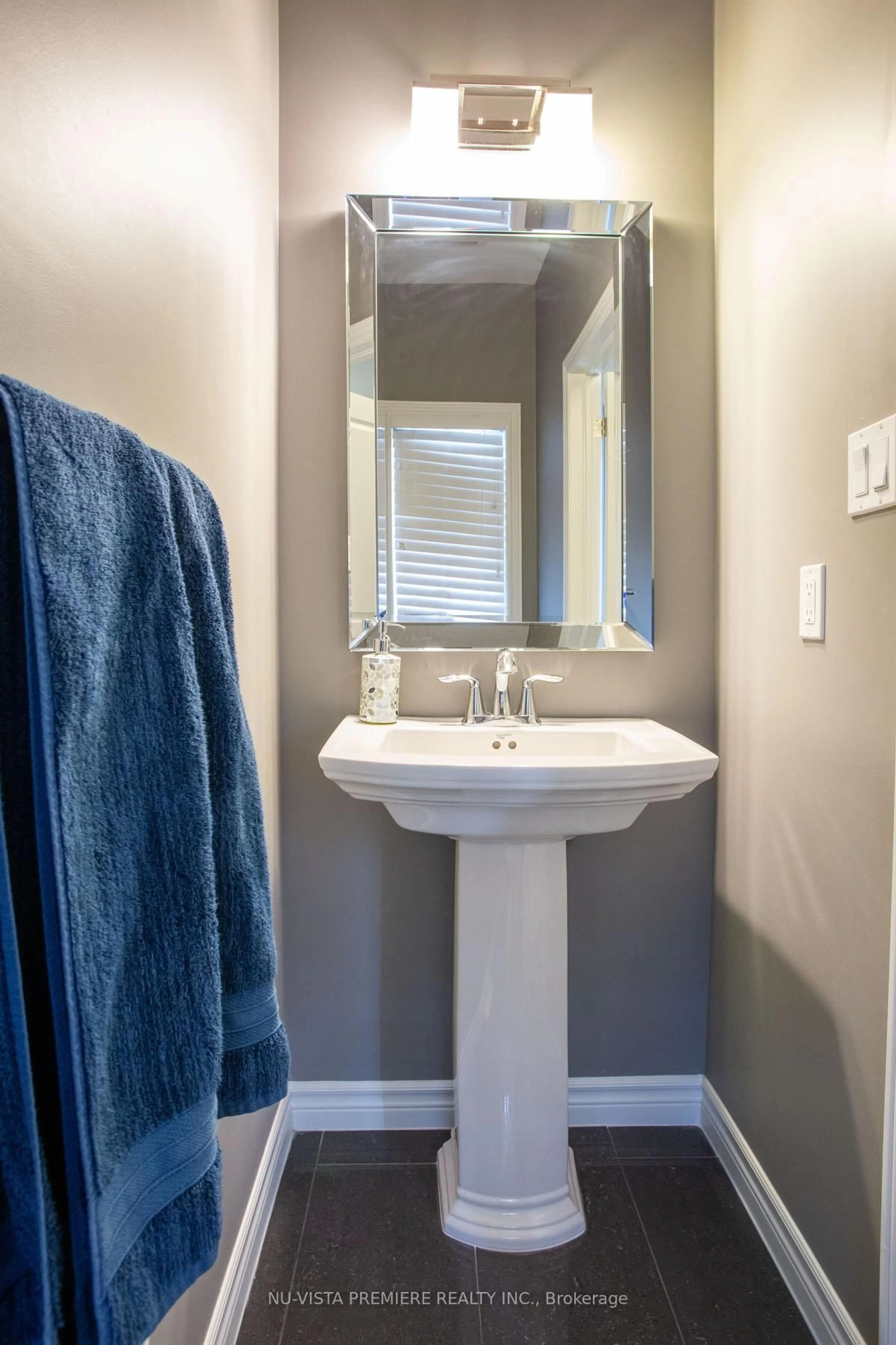 Standard bathroom, ceramic/tile floor for 1924 Cedarhollow Blvd #11, London North Ontario N5X 0K3