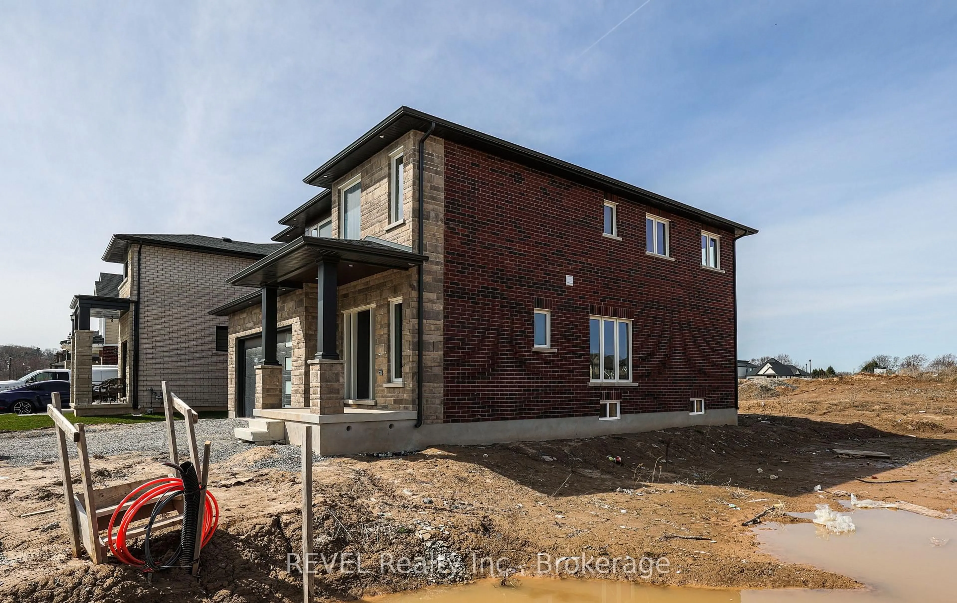 Home with brick exterior material, building for 111 Acacia Rd, Pelham Ontario L0S 1E6