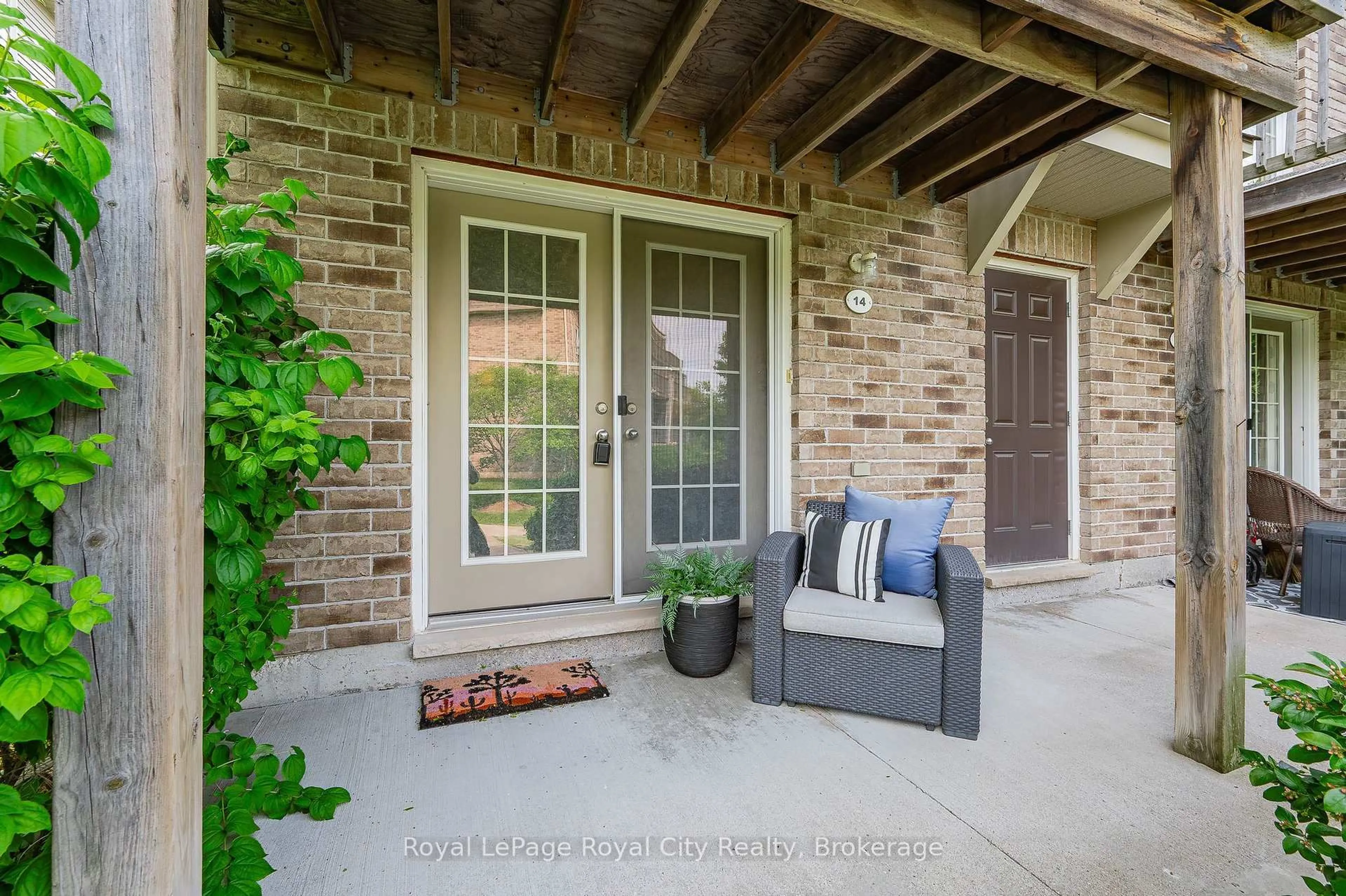 Patio, unknown for 35 Mountford Dr #14, Guelph Ontario N1E 0G6