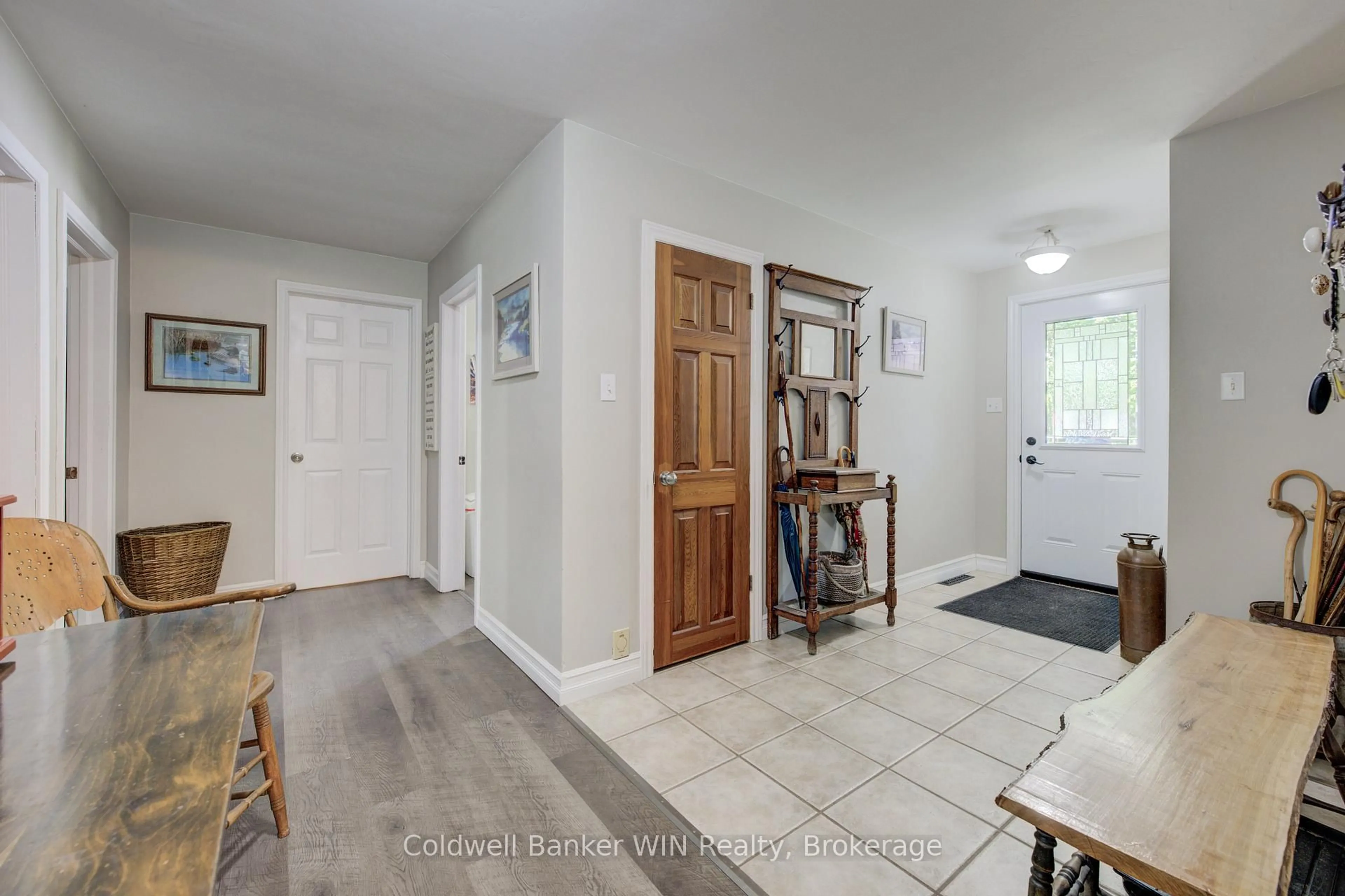 Indoor entryway for 150 Normanby St, Wellington North Ontario N0G 2L1
