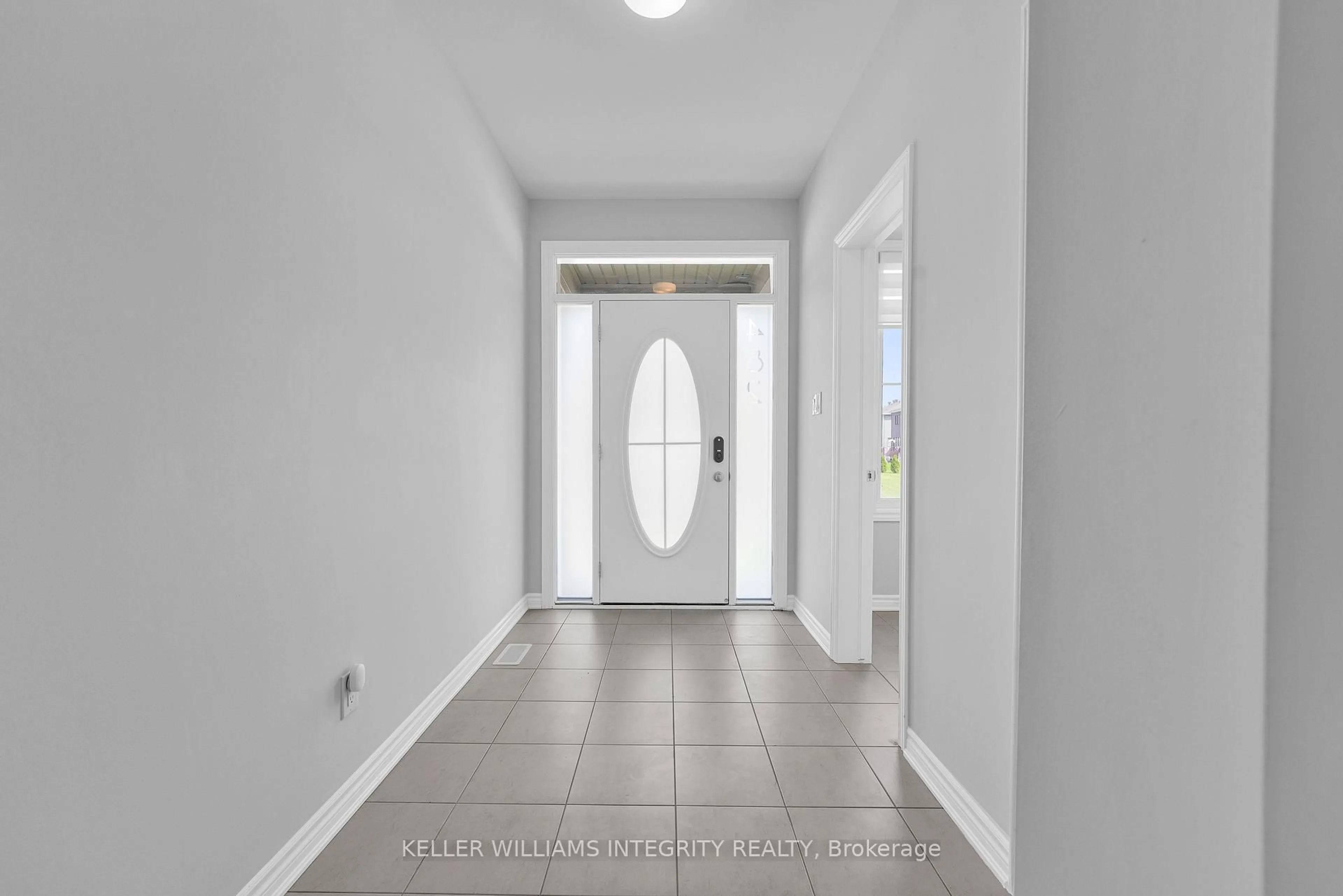 Indoor entryway for 482 Alcor Terr, Ottawa Ontario K2J 6S9