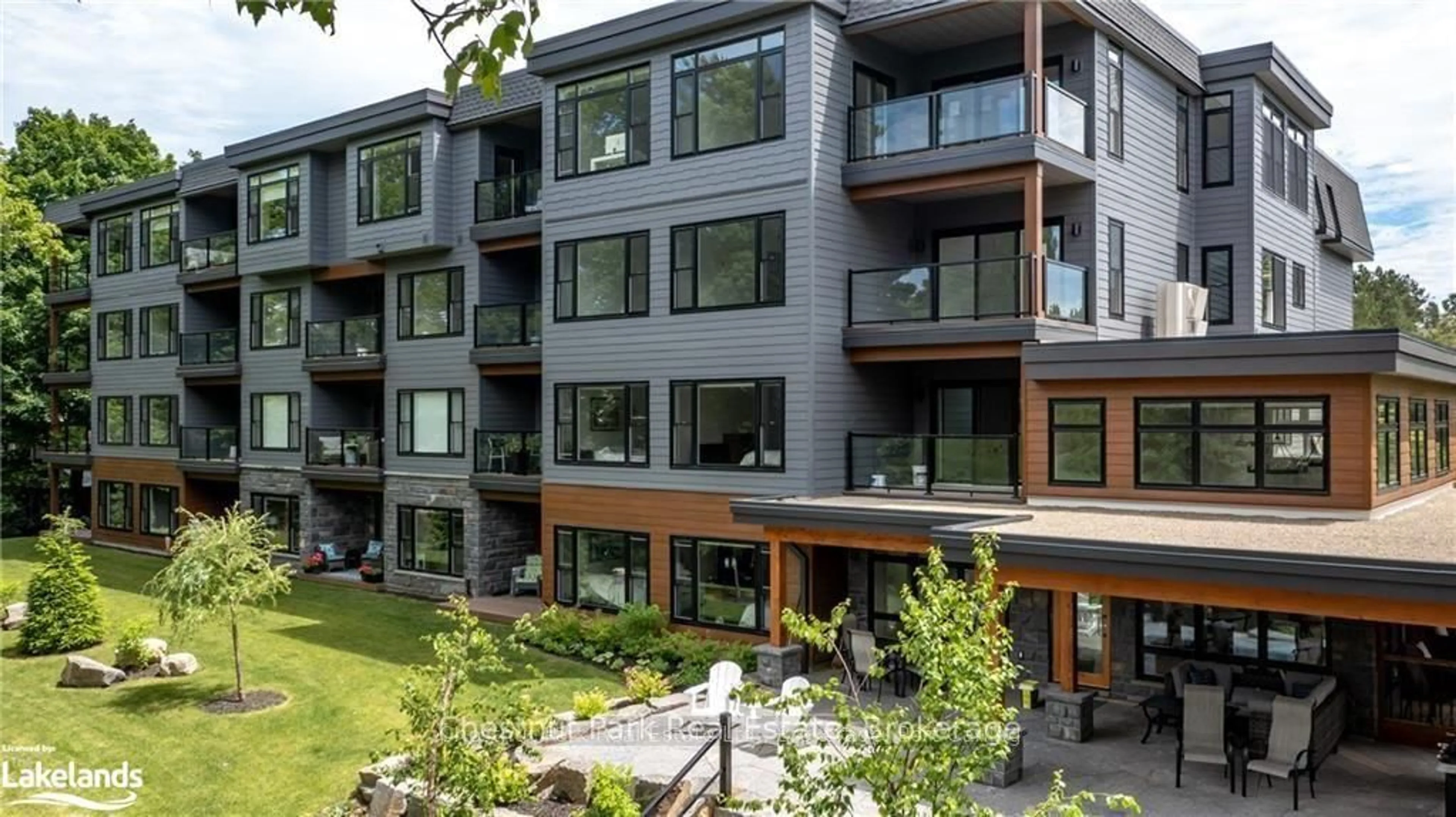 Patio, unknown for 404-200 ANGLO St, Bracebridge Ontario P1L 1G4