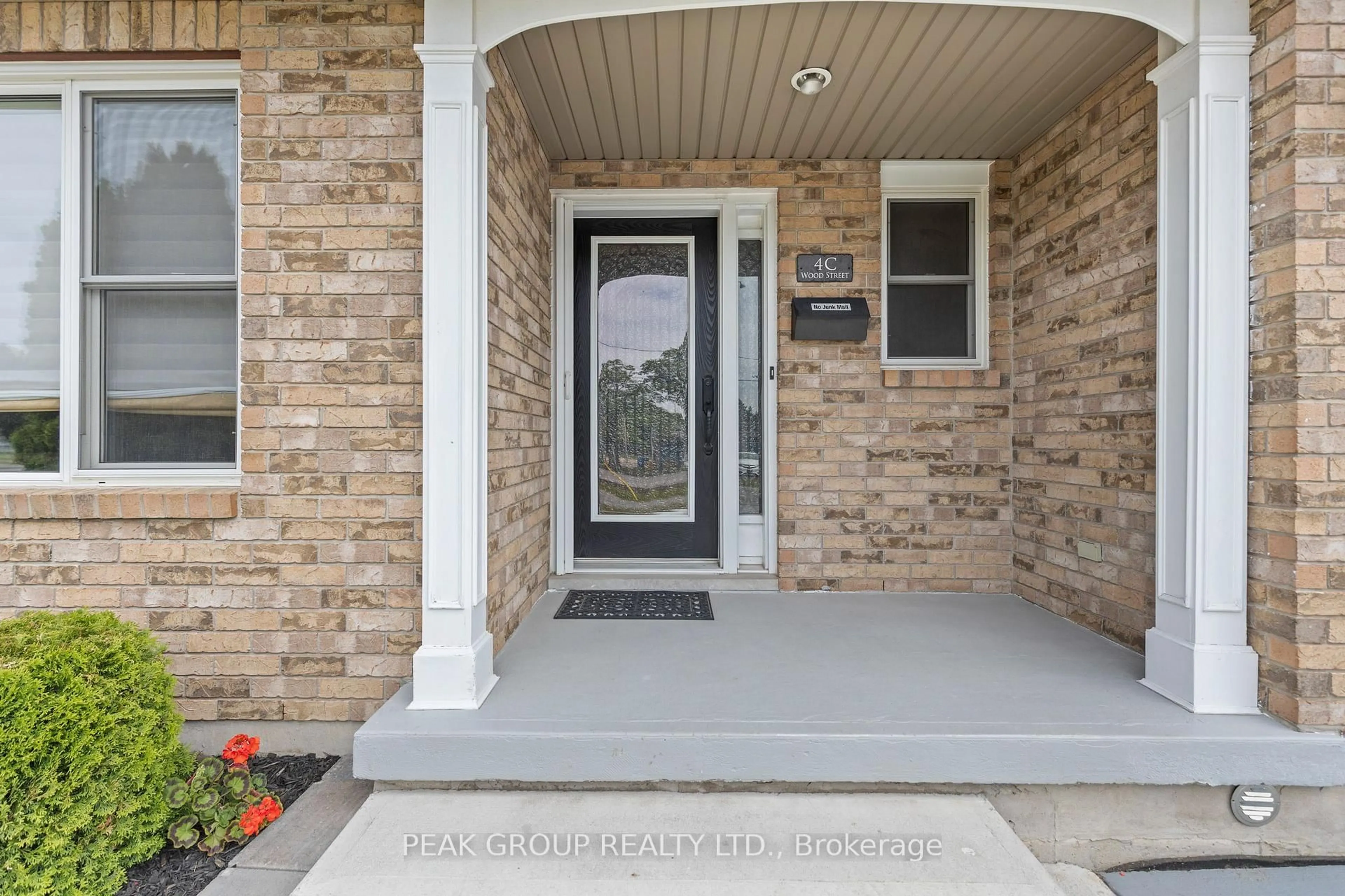 Indoor entryway for 4C Wood Street, St. Catharines Ontario L2N 2A9