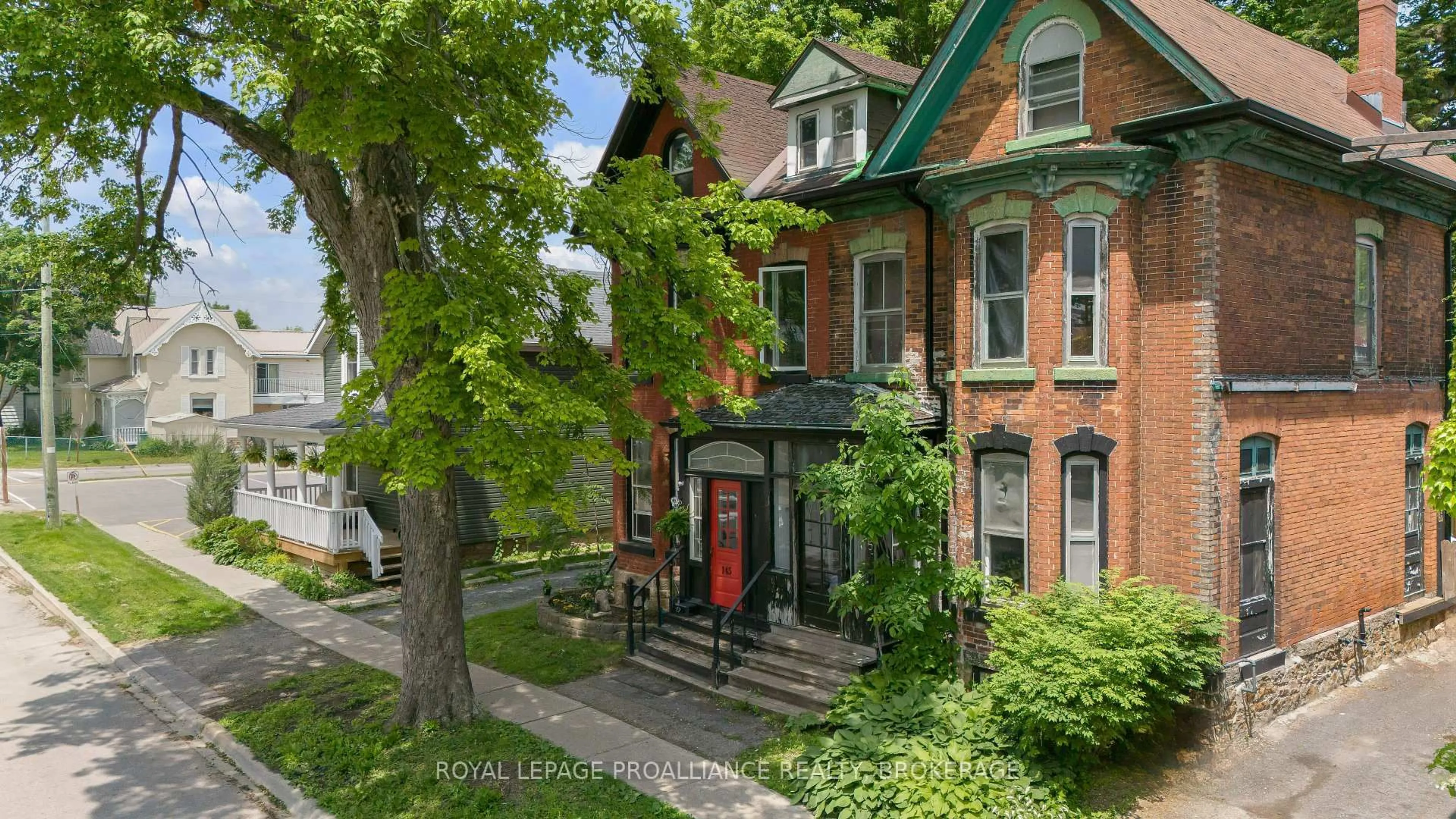 Unknown for 145 Main St, Gananoque Ontario K7G 2M1