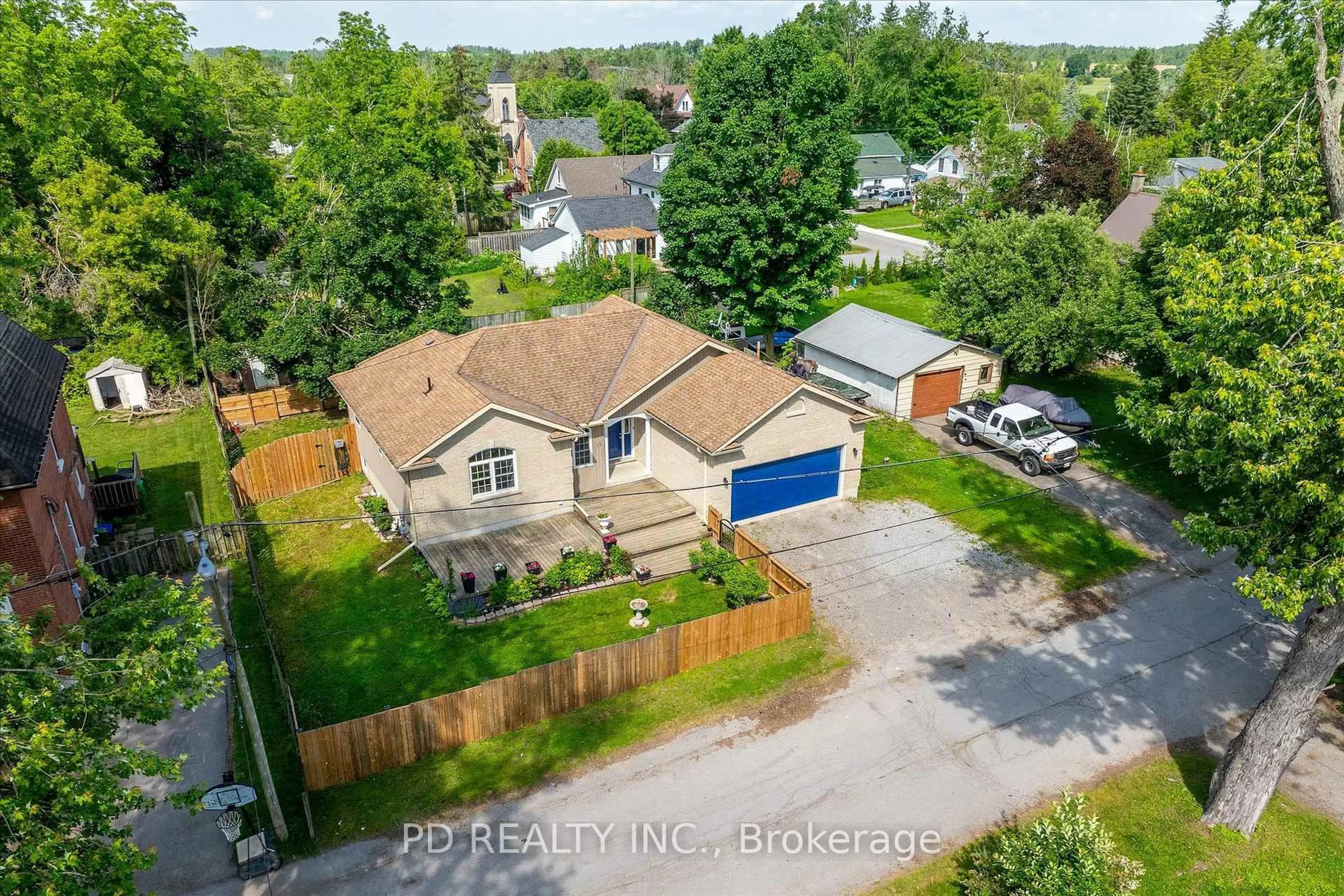 A pic from outside/outdoor area/front of a property/back of a property/a pic from drone, street for 19 George St St, Kawartha Lakes Ontario K0L 2W0