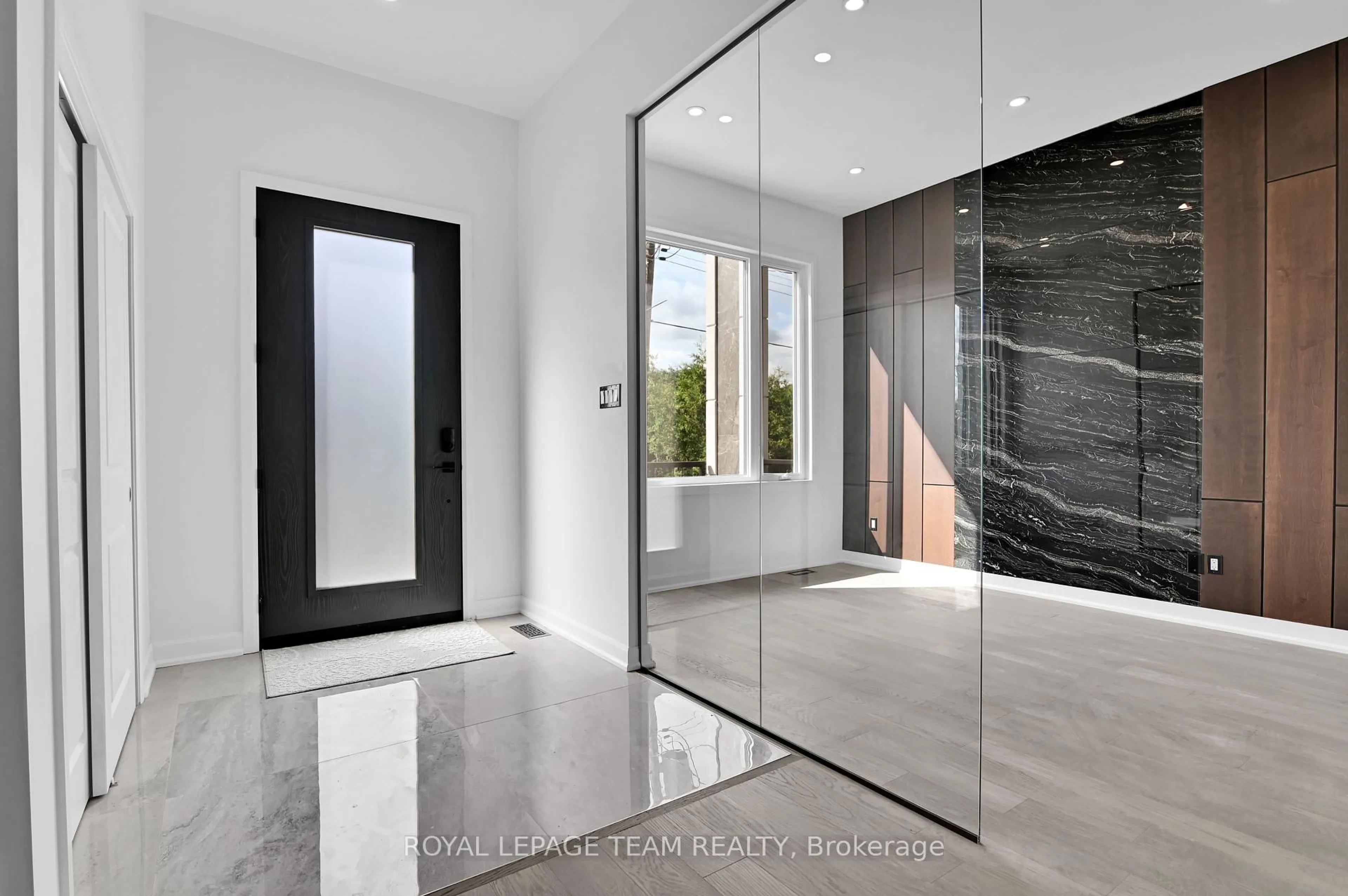 Indoor entryway for 103 Fieldrow St, Ottawa Ontario K2G 2Y8