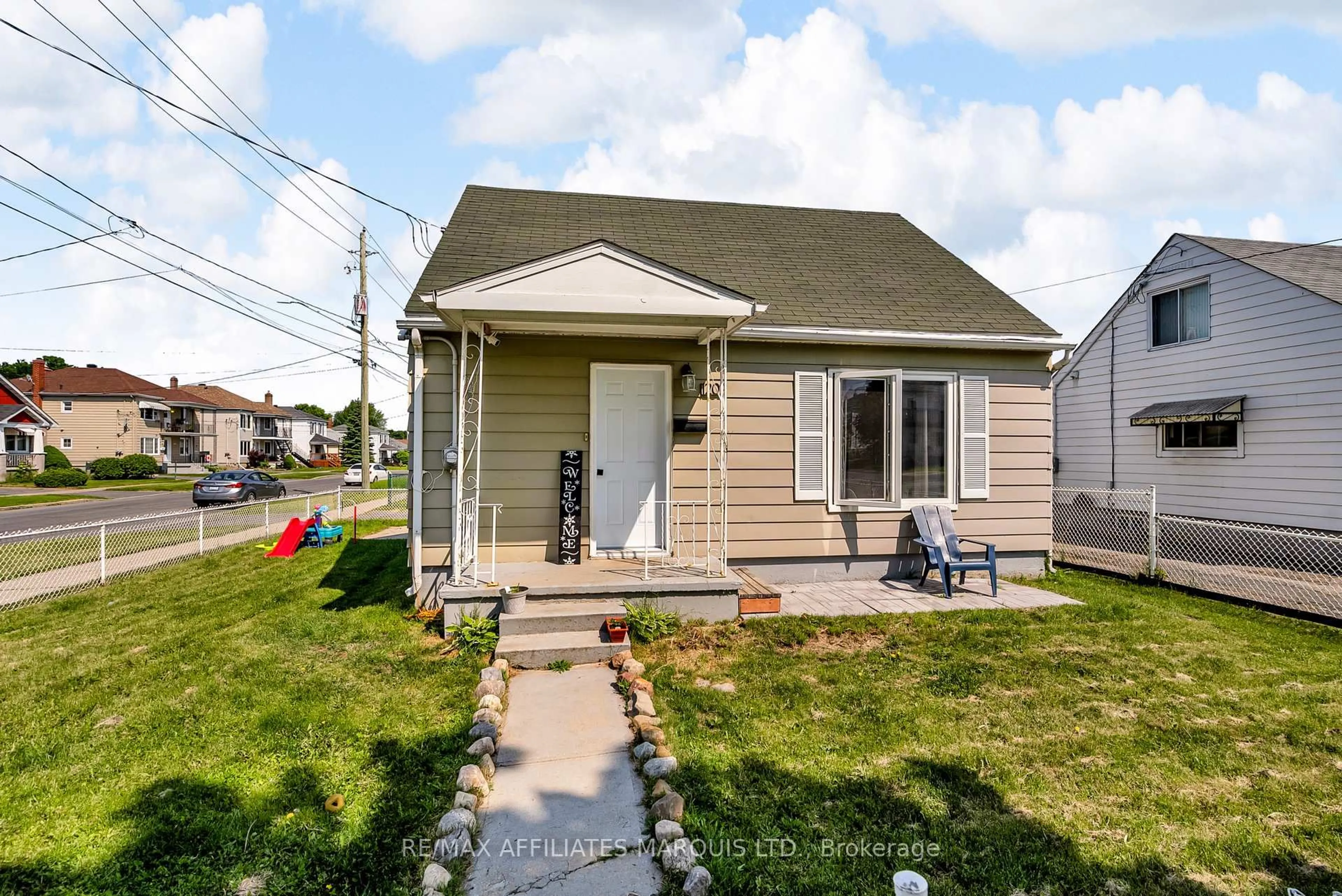 Home with vinyl exterior material, street for 1202 Second St, Cornwall Ontario K6H 2B4