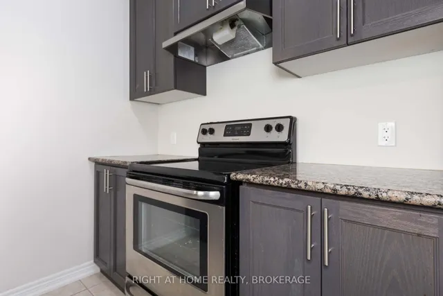 Additional image 31 of 71 Southshore Cres