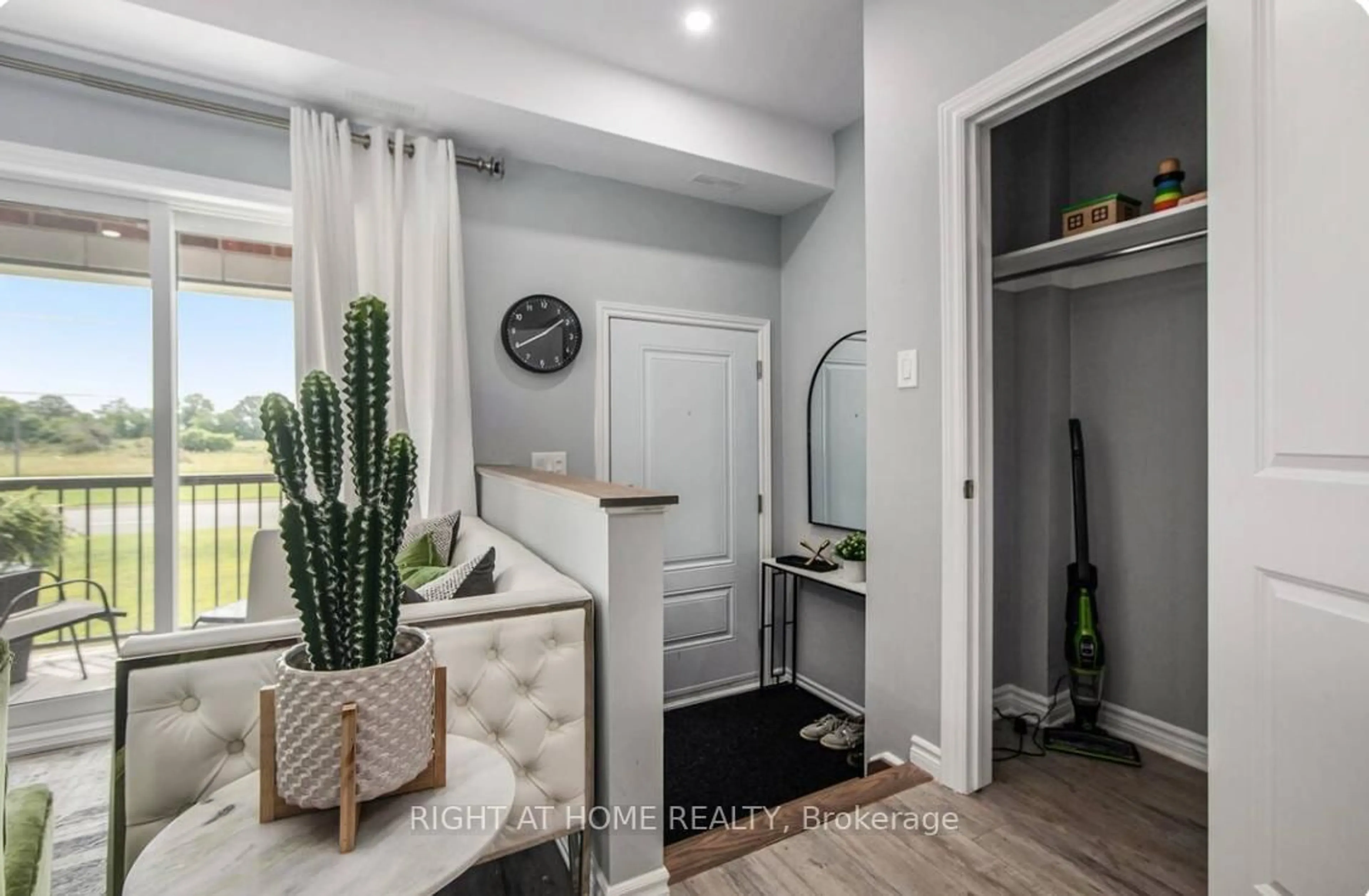 Indoor entryway for 30 Jaguar Private #K, Ottawa Ontario K2V 0J3