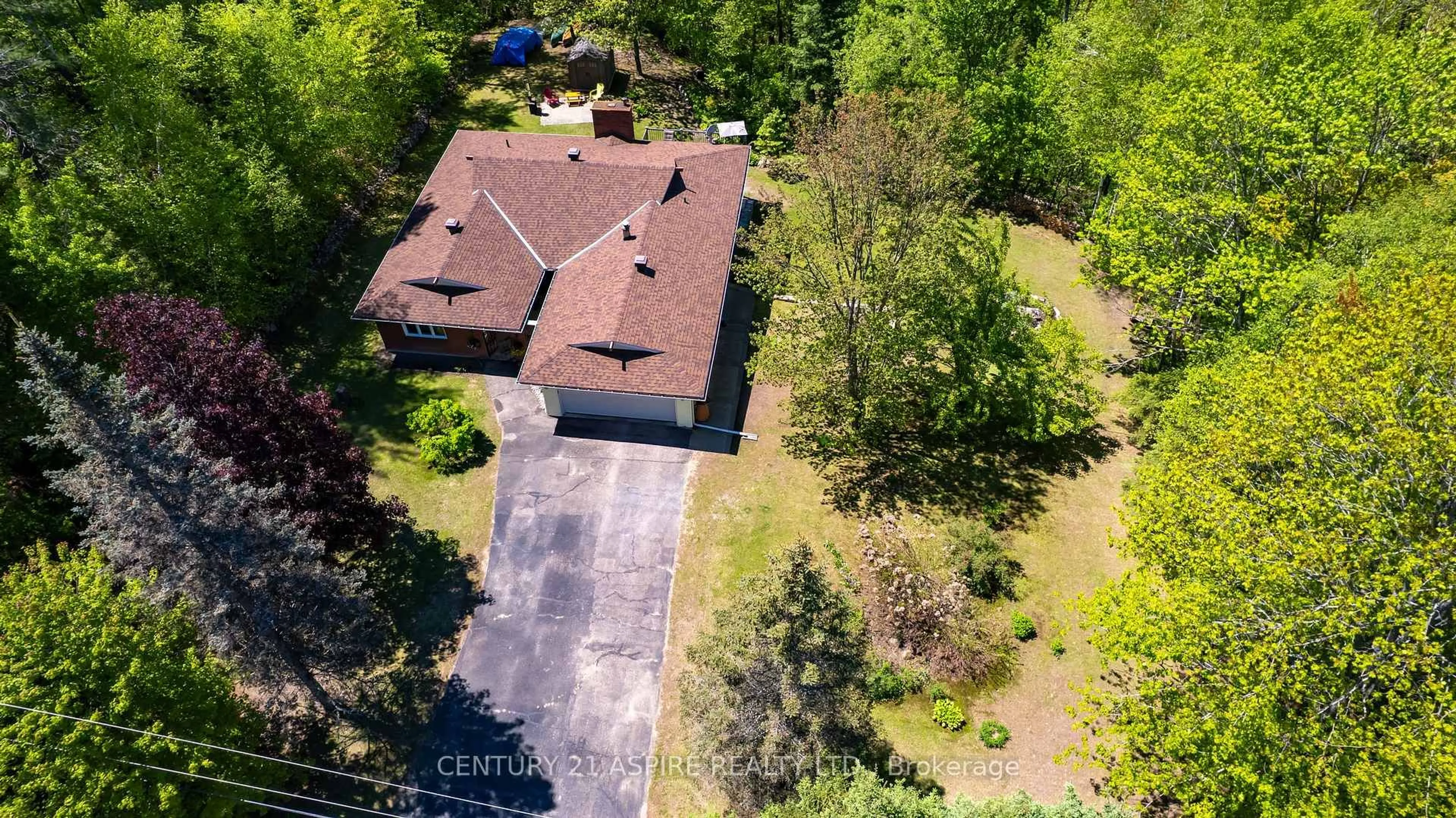 A pic from outside/outdoor area/front of a property/back of a property/a pic from drone, street for 165 Rahns Rd, Pembroke Ontario K8A 6W8