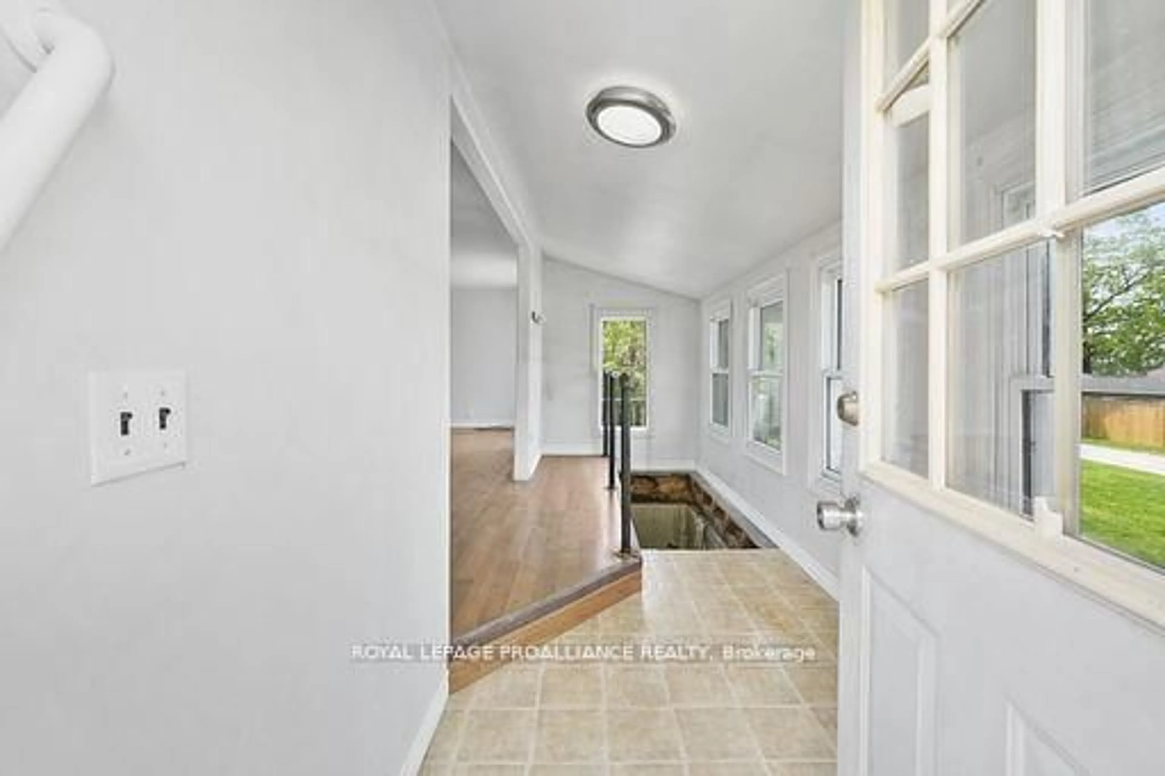 Indoor entryway for 86 Rolling Banks Rd #17B, Alnwick/Haldimand Ontario K0K 2X0