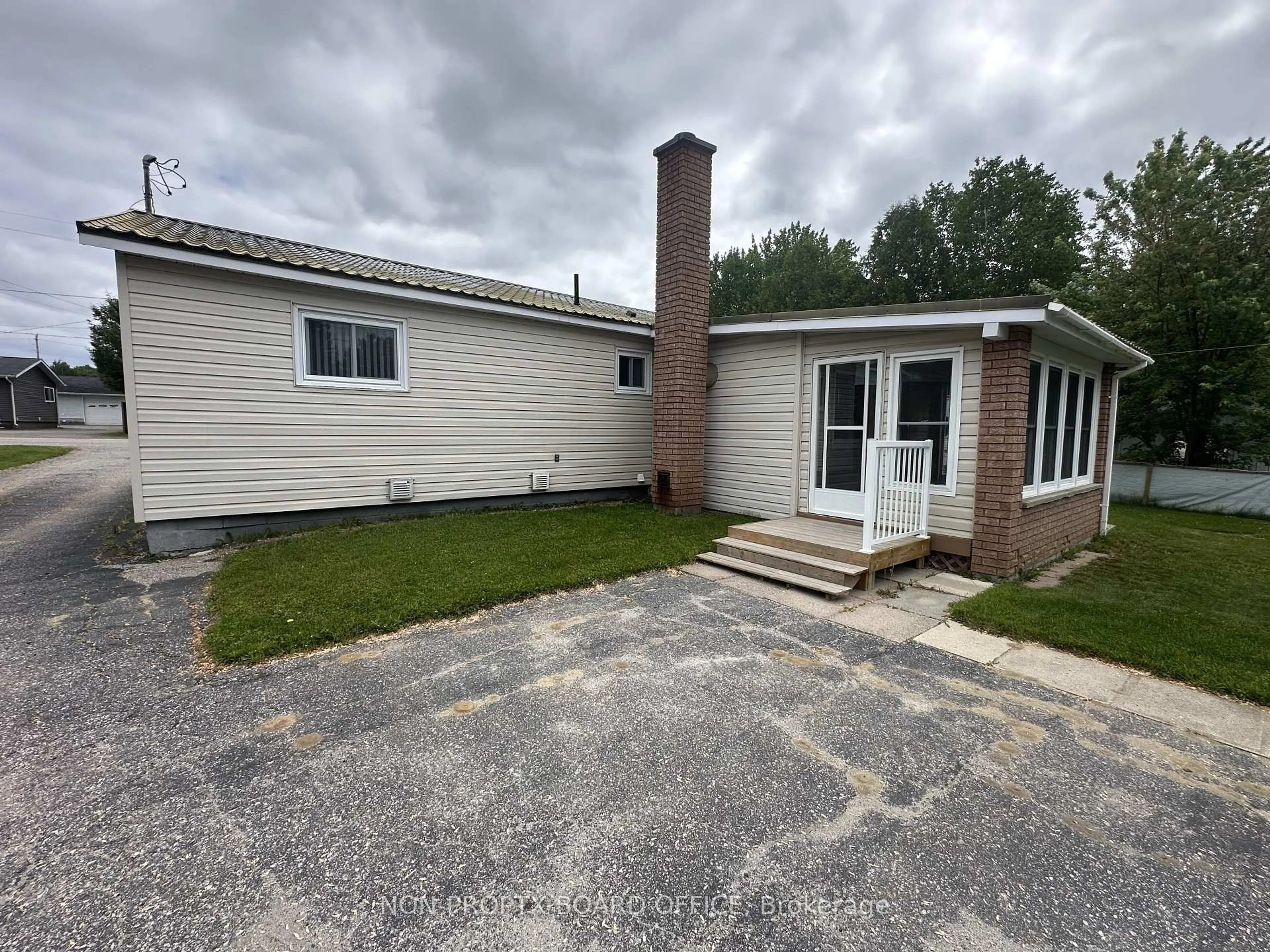 Unknown for 213 OTTAWA St, West Nipissing Ontario P2B 3H5
