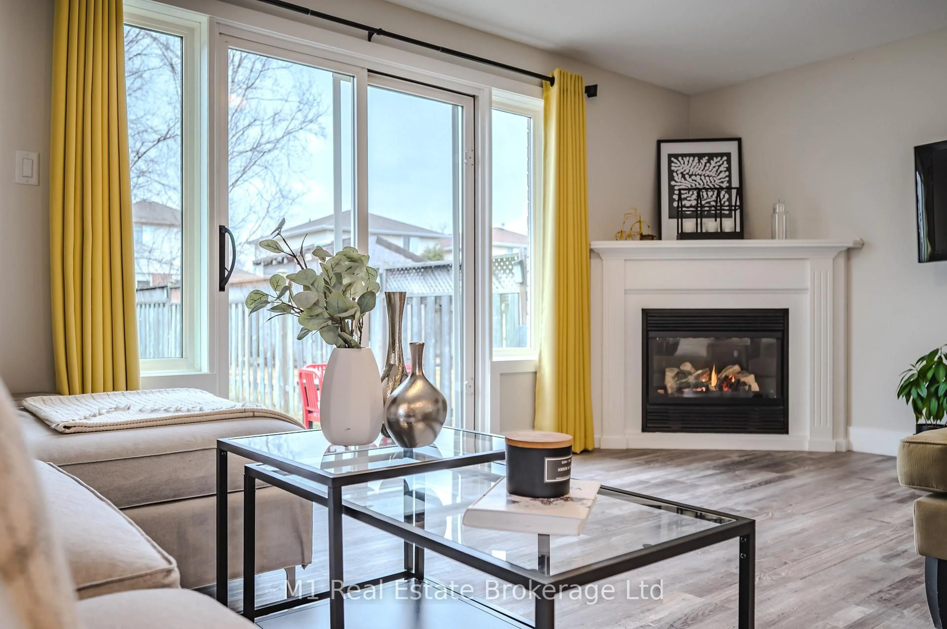 Living room with furniture, unknown for 155 Stephanie Dr, Guelph Ontario N1K 1X7