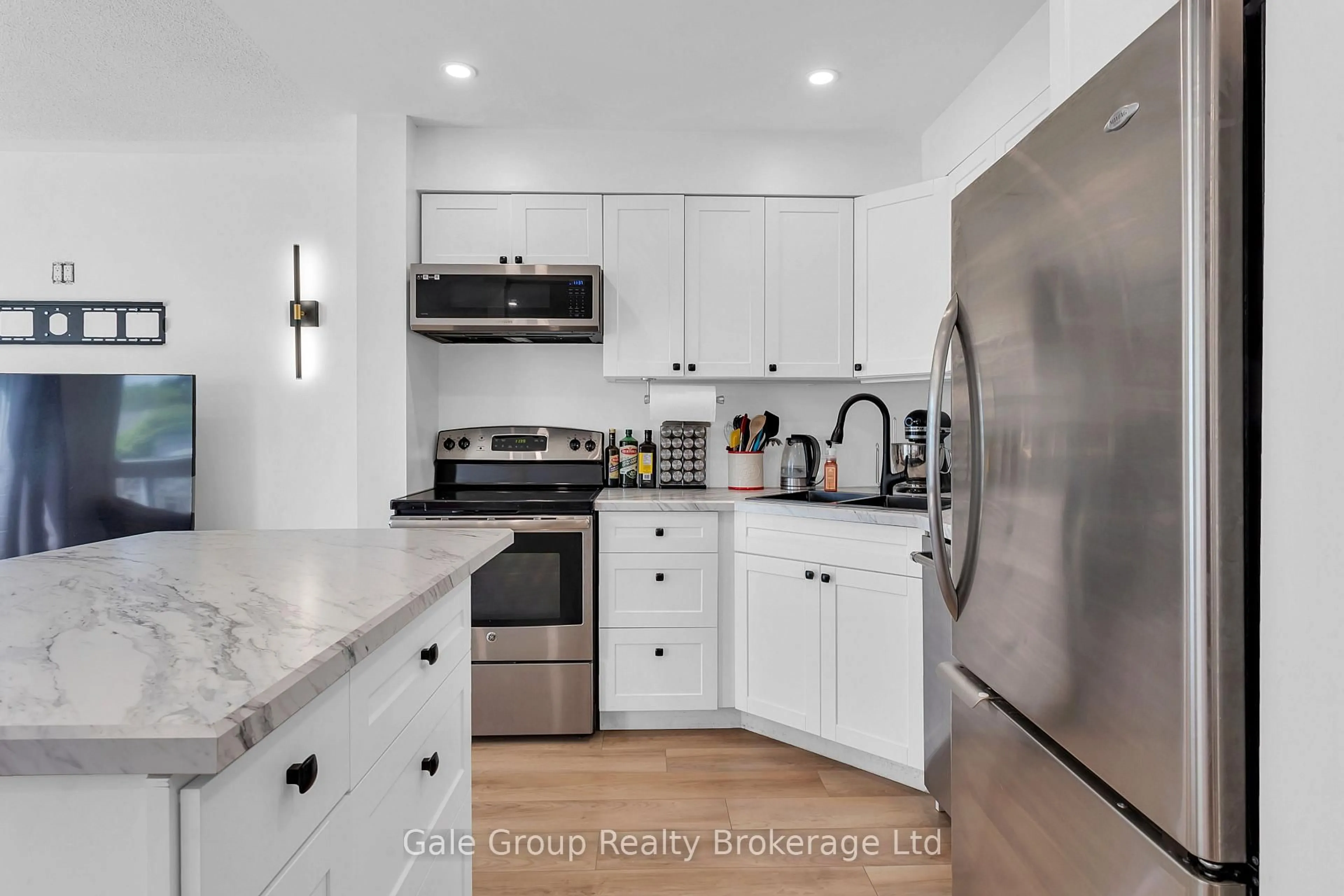 Unknown for 264 Kensington Ave, Ingersoll Ontario N5C 3X1