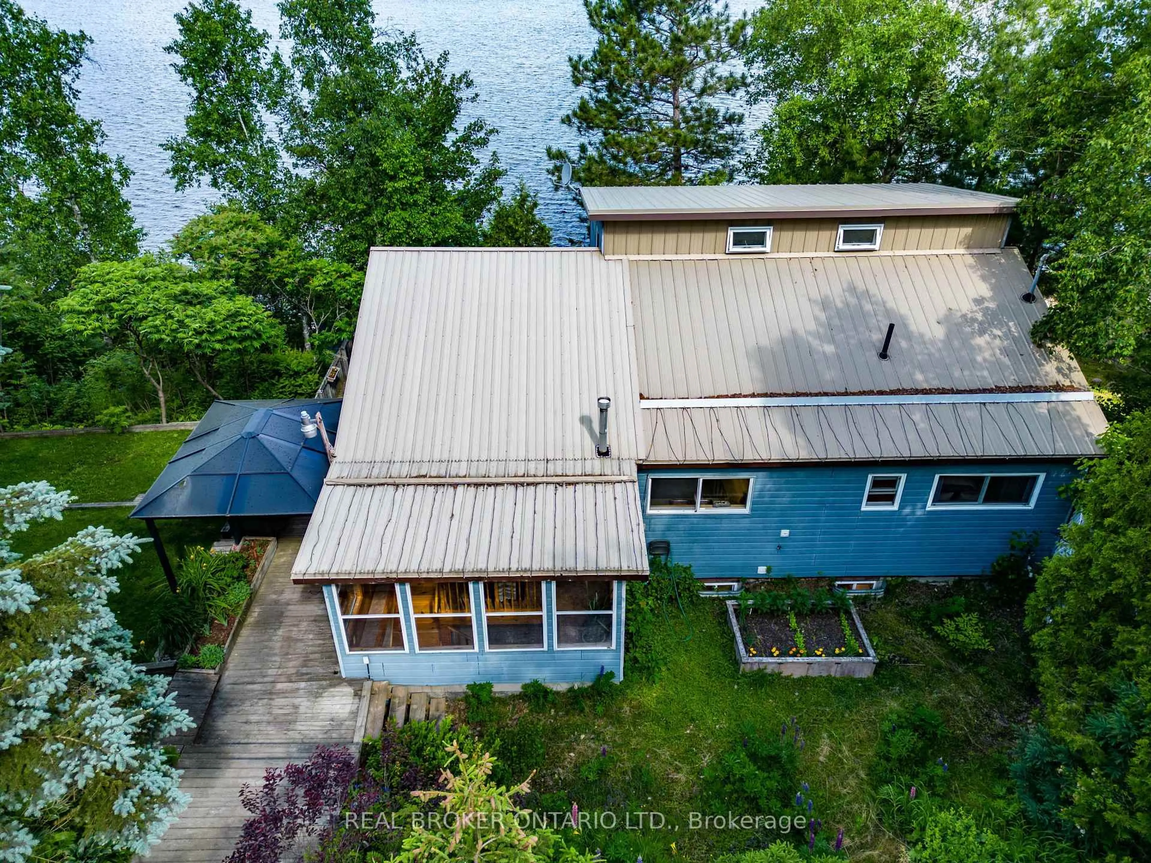A pic from outside/outdoor area/front of a property/back of a property/a pic from drone, unknown for 1300 South Lane Rd, Greater Sudbury Ontario P3G 1N6