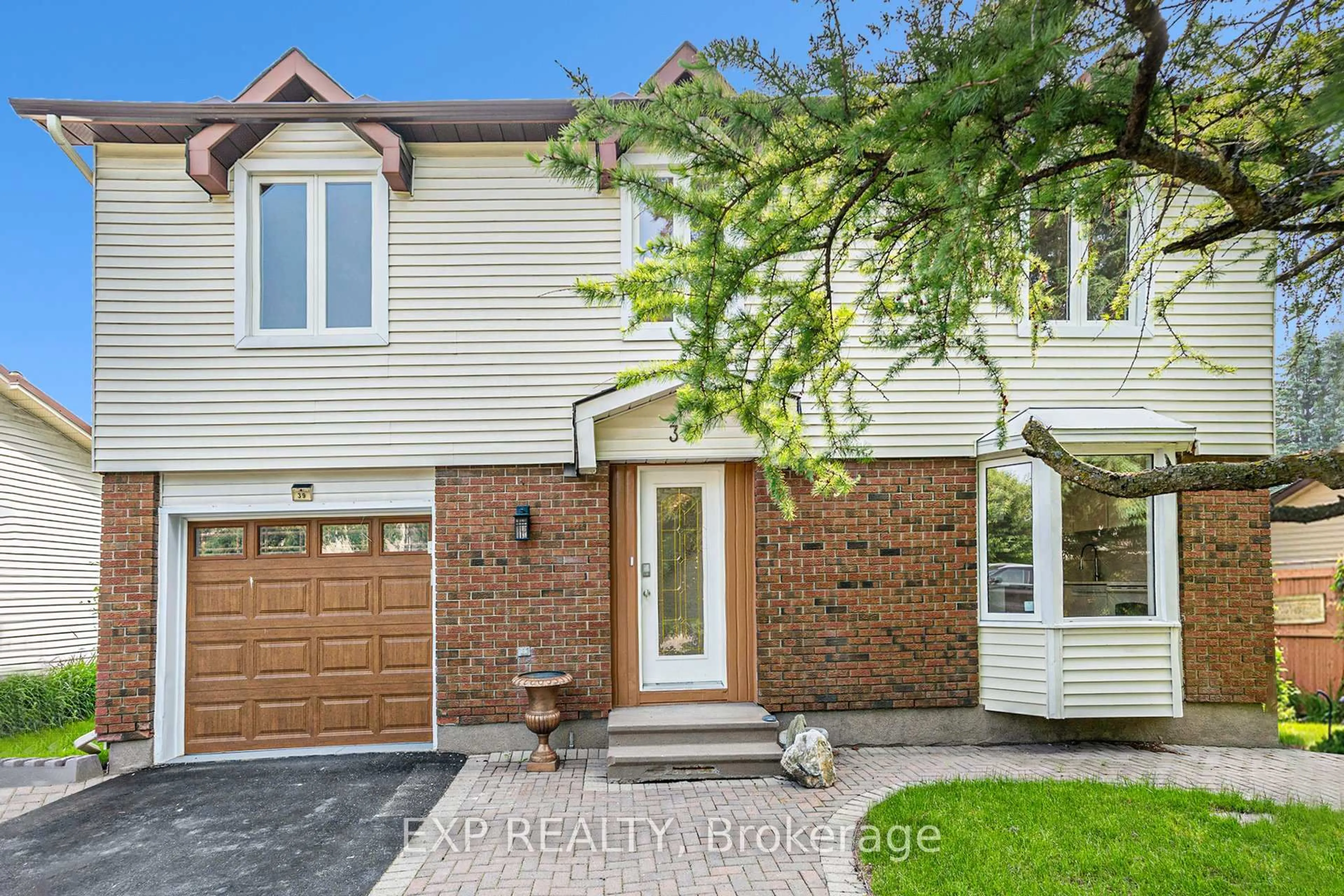 Home with brick exterior material, street for 39 Fieldgate Dr, Ottawa Ontario K2J 1V3