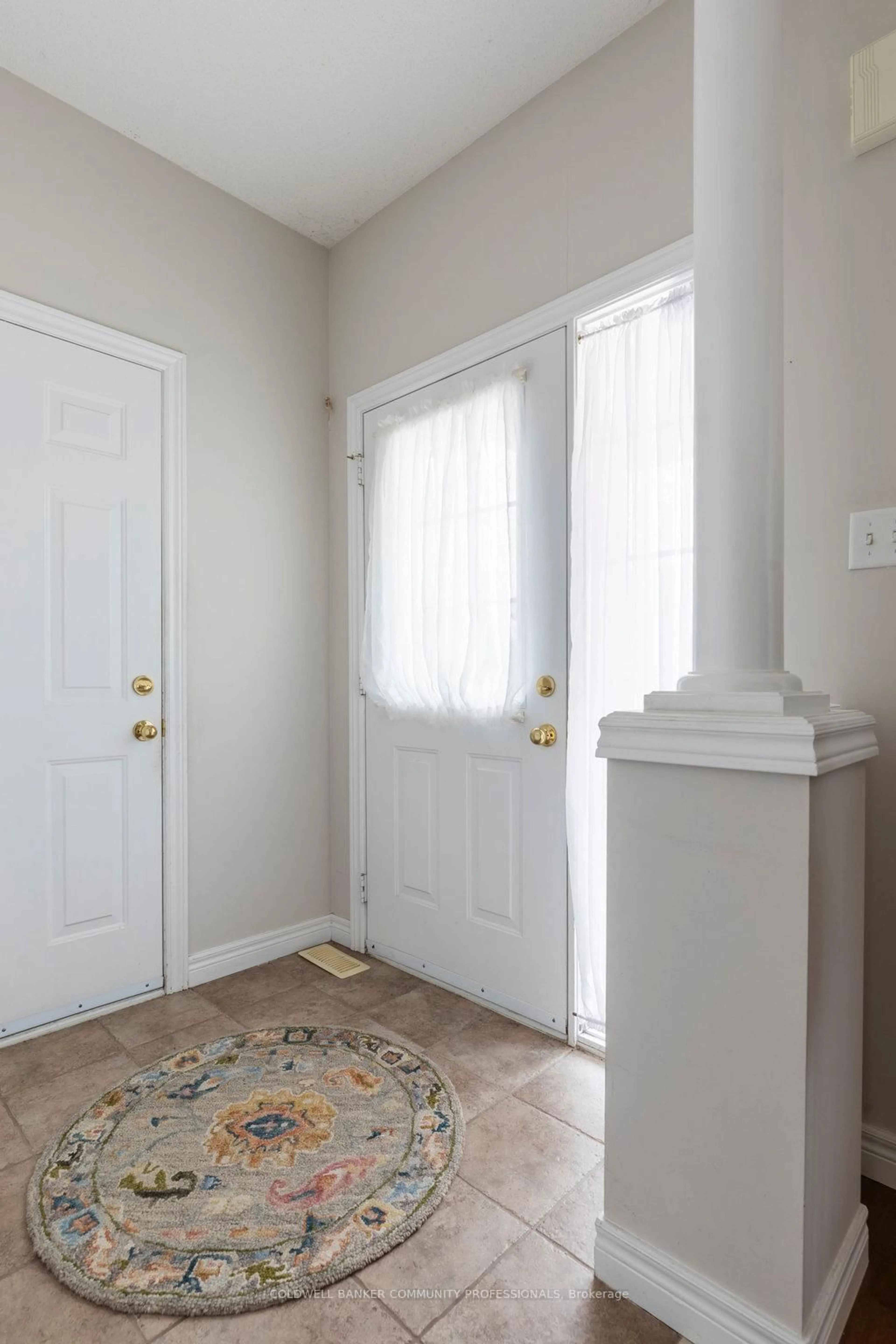 Indoor entryway for 130 Southbrook Dr #35, Hamilton Ontario L0R 1C0