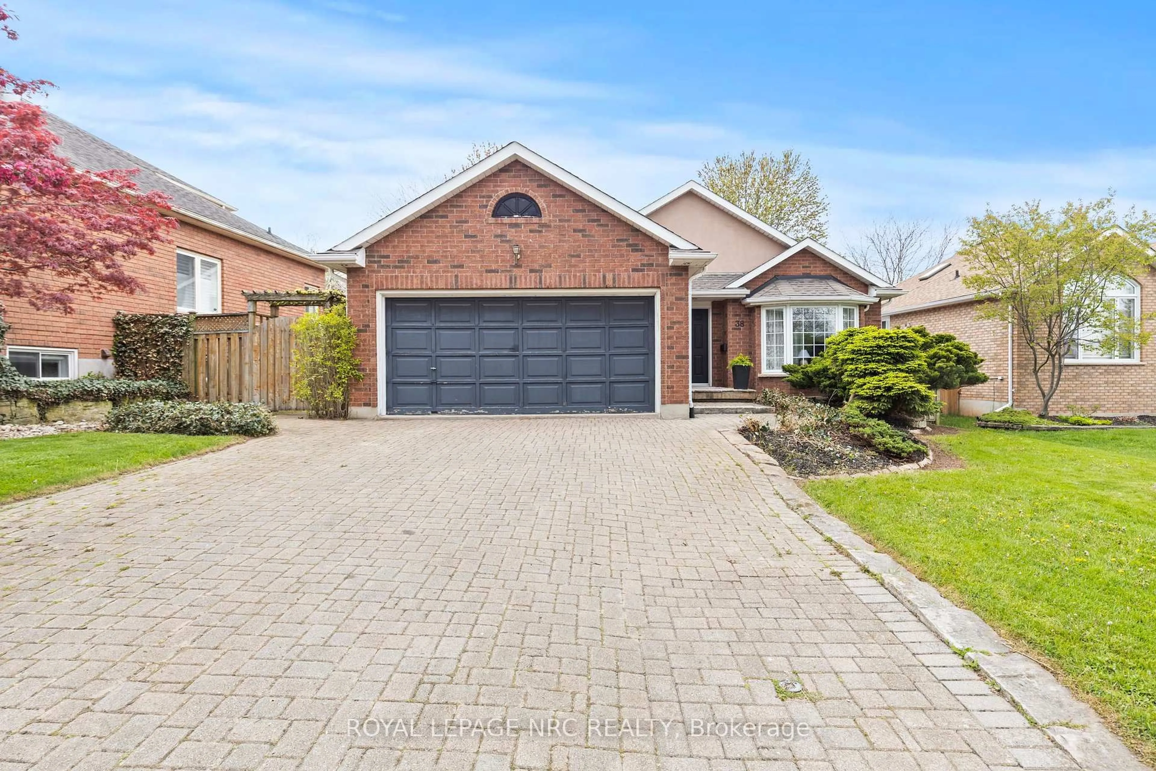 Home with brick exterior material, street for 38 Baker Rd, Grimsby Ontario L3M 5H6