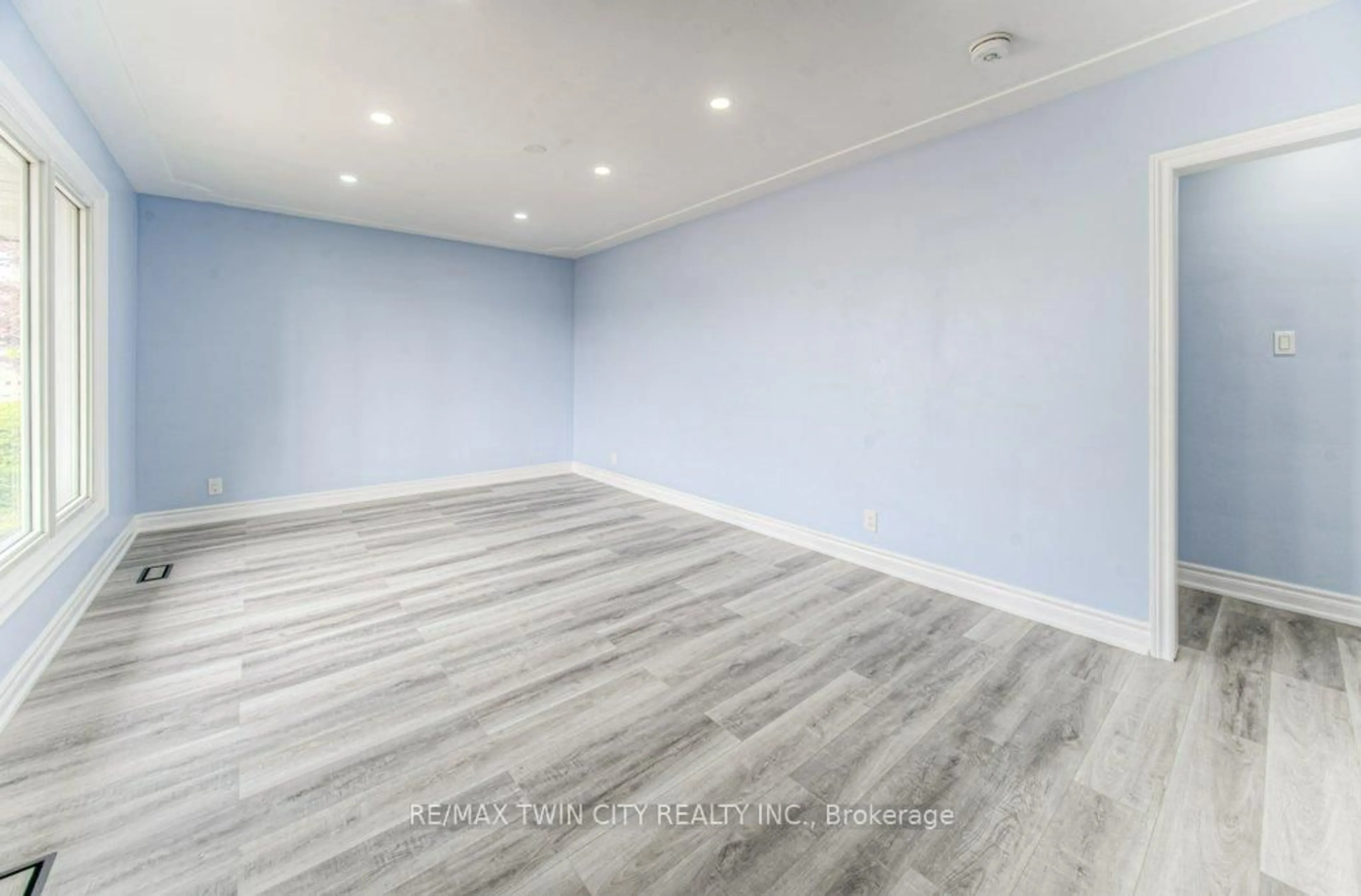 A pic of a room for 1138 Weber St, Kitchener Ontario N2A 1B9