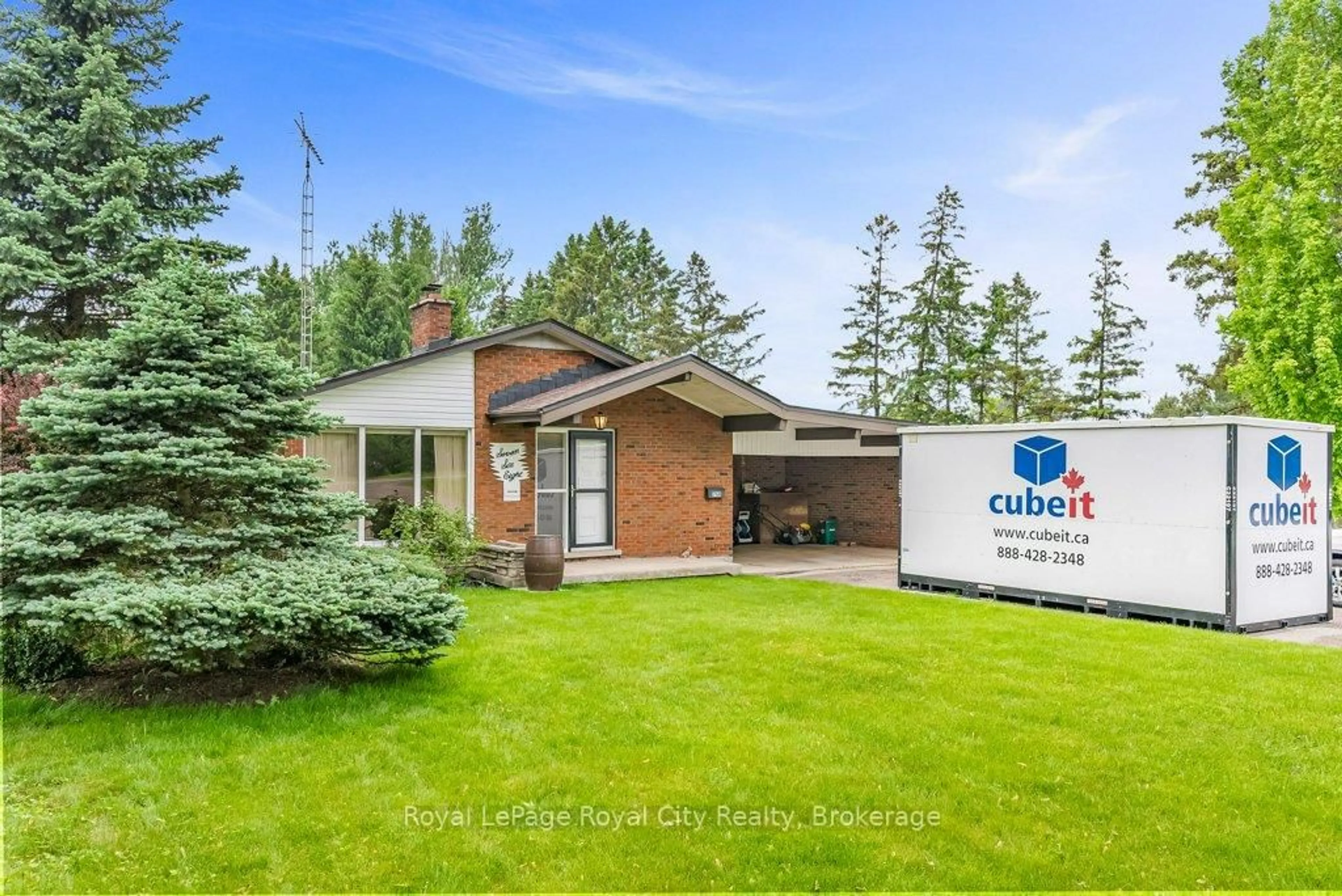 Home with brick exterior material, unknown for 768 Eramosa Rd, Guelph/Eramosa Ontario N1E 5Z3
