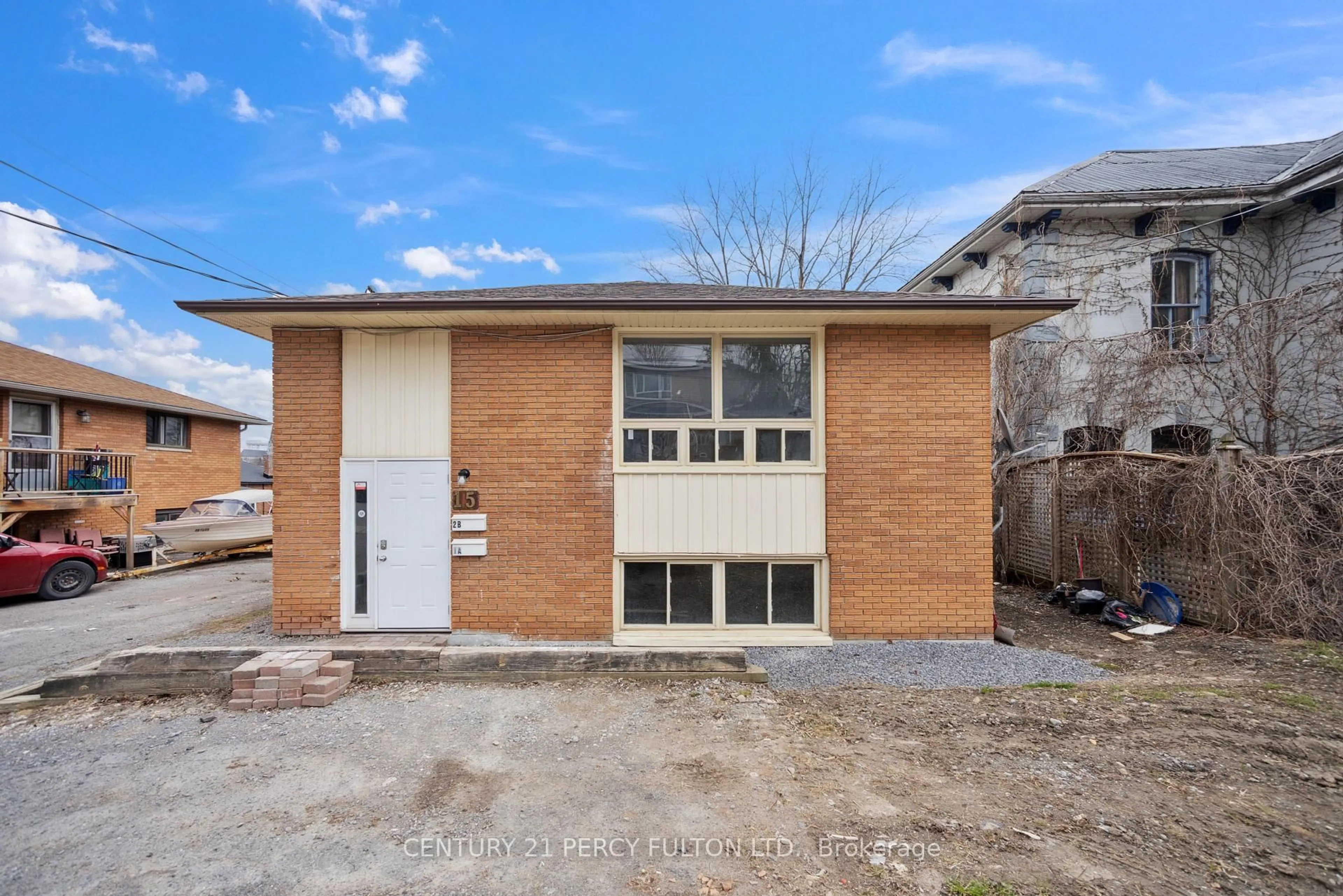 Home with brick exterior material, building for 15 Isabel St, Belleville Ontario K8P 3N4