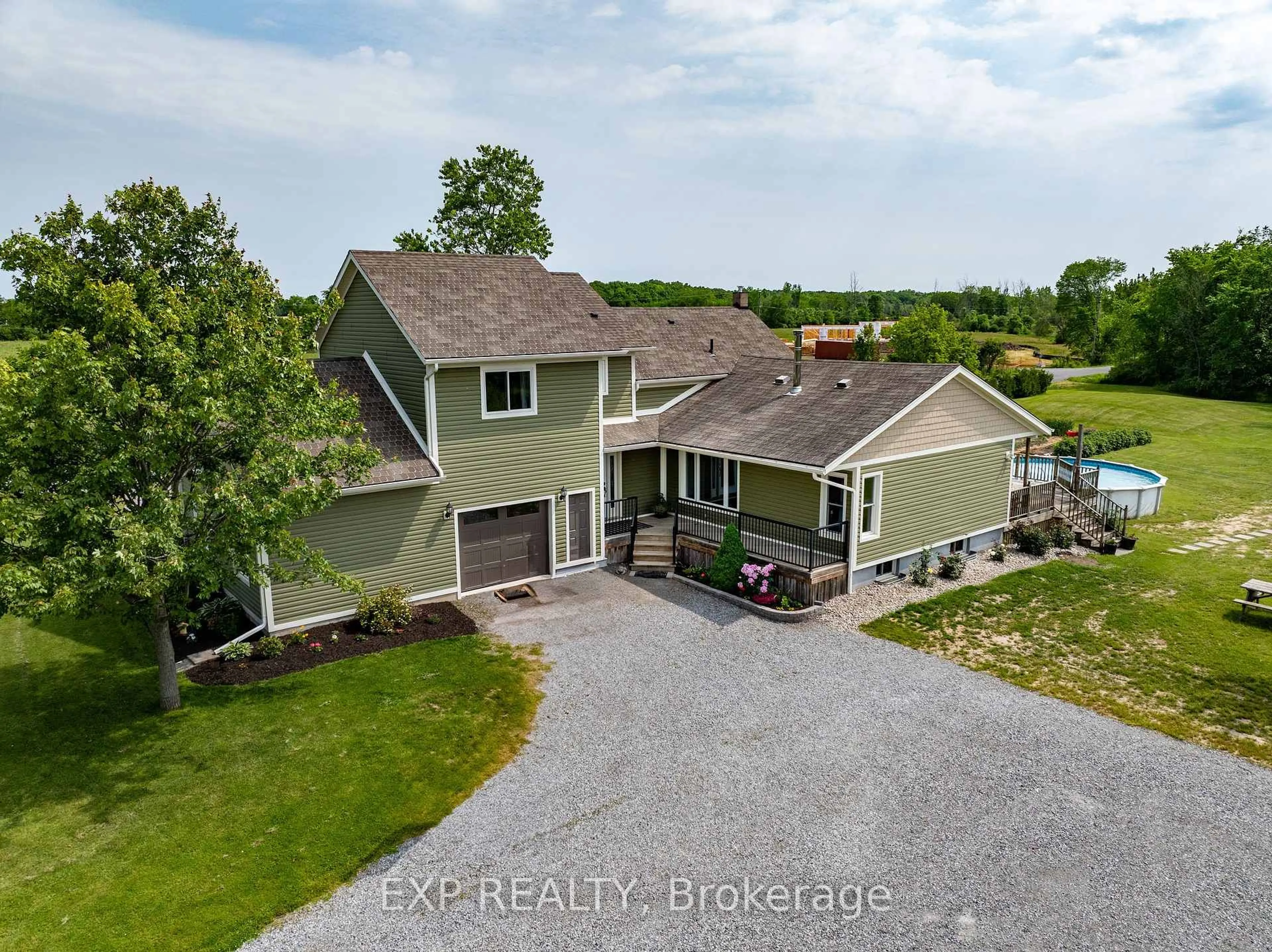 A pic from outside/outdoor area/front of a property/back of a property/a pic from drone, water/lake/river/ocean view for 2446 Burger Rd, Fort Erie Ontario L0S 1S0