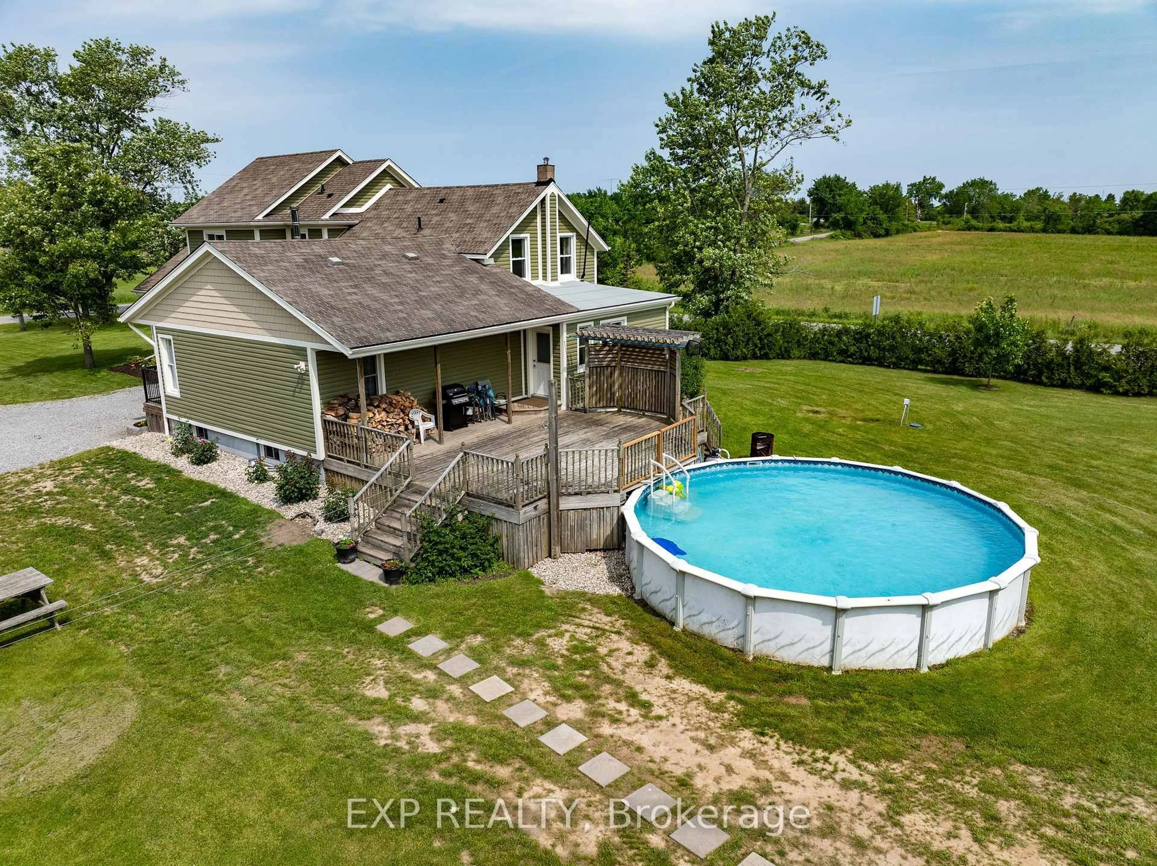 A pic from outside/outdoor area/front of a property/back of a property/a pic from drone, water/lake/river/ocean view for 2446 Burger Rd, Fort Erie Ontario L0S 1S0