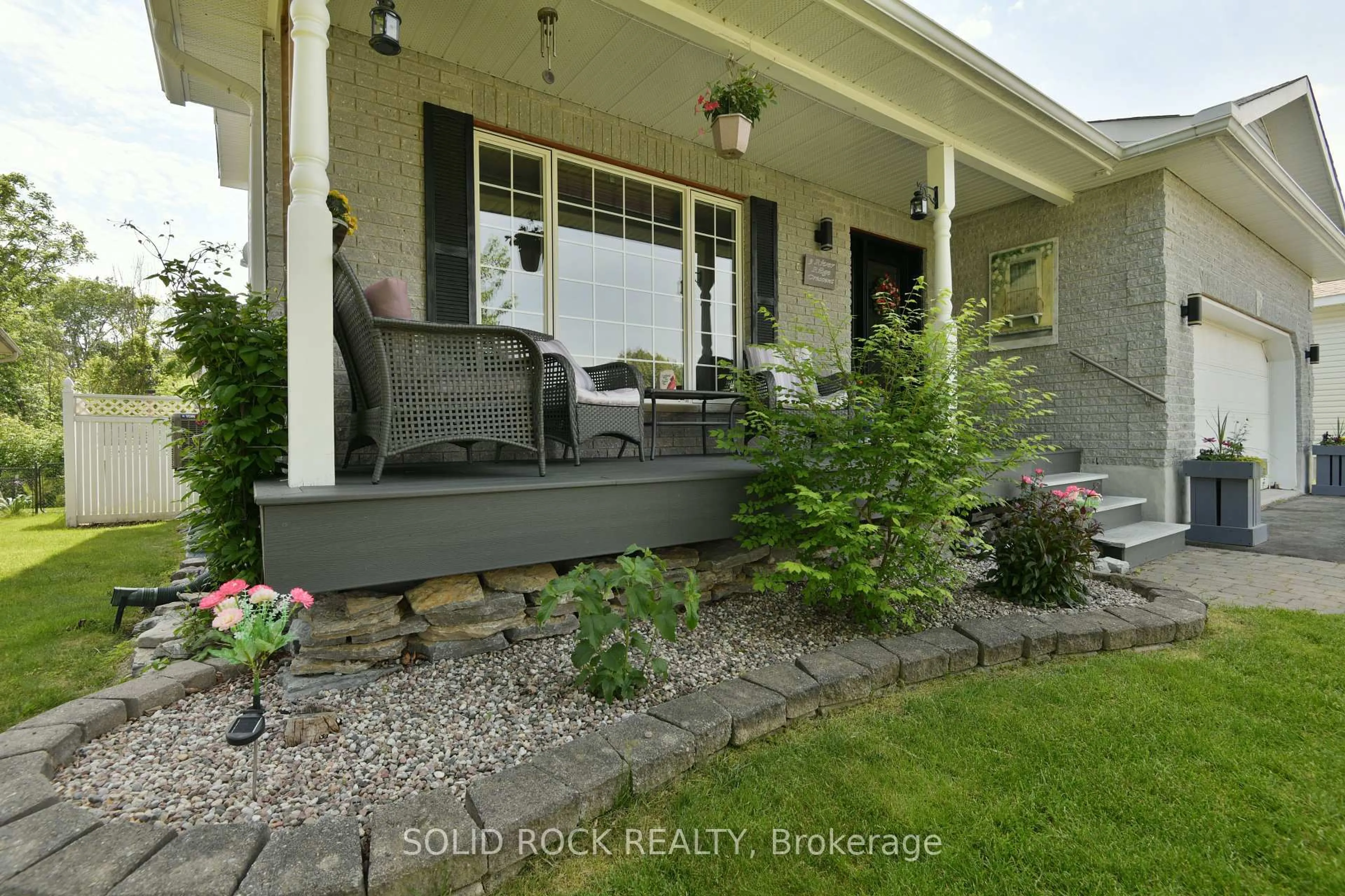 Patio, street for 3 River Ridge Cres, Arnprior Ontario K7S 3W1