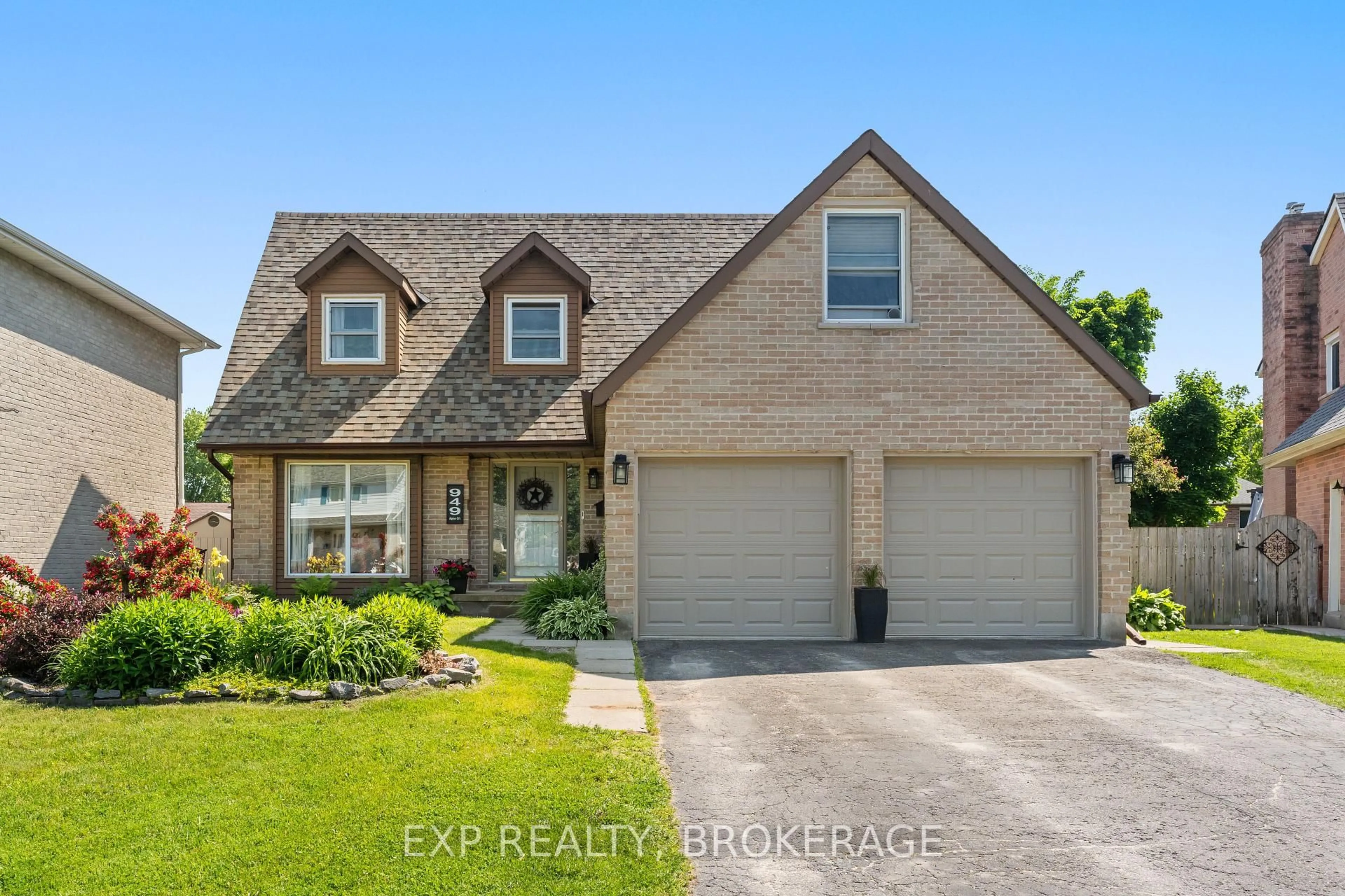 Home with vinyl exterior material, street for 949 Alpine Crt, Kingston Ontario K7P 1N8