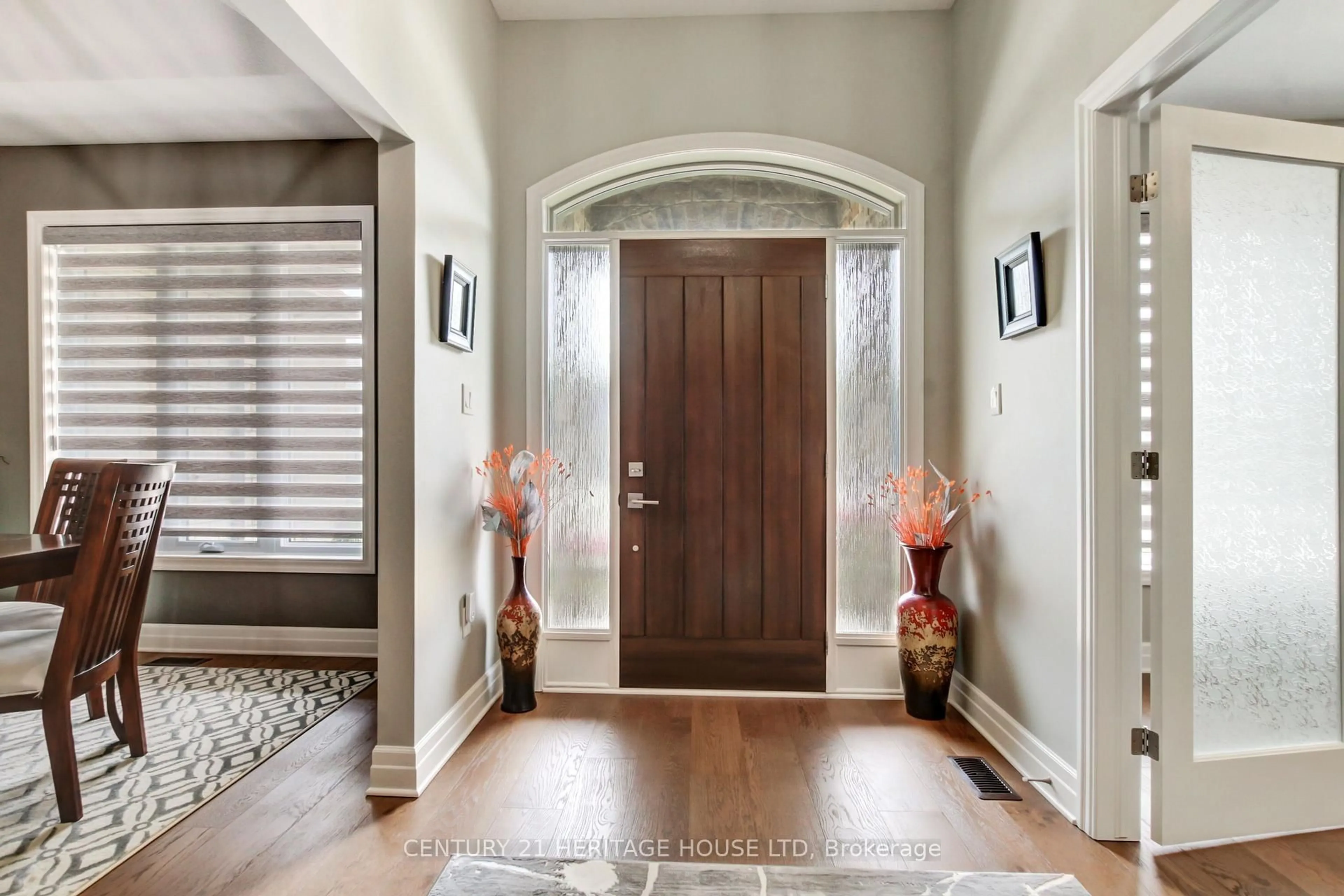 Indoor entryway for 184 Kettle Creek Dr, Central Elgin Ontario N0L 1B0