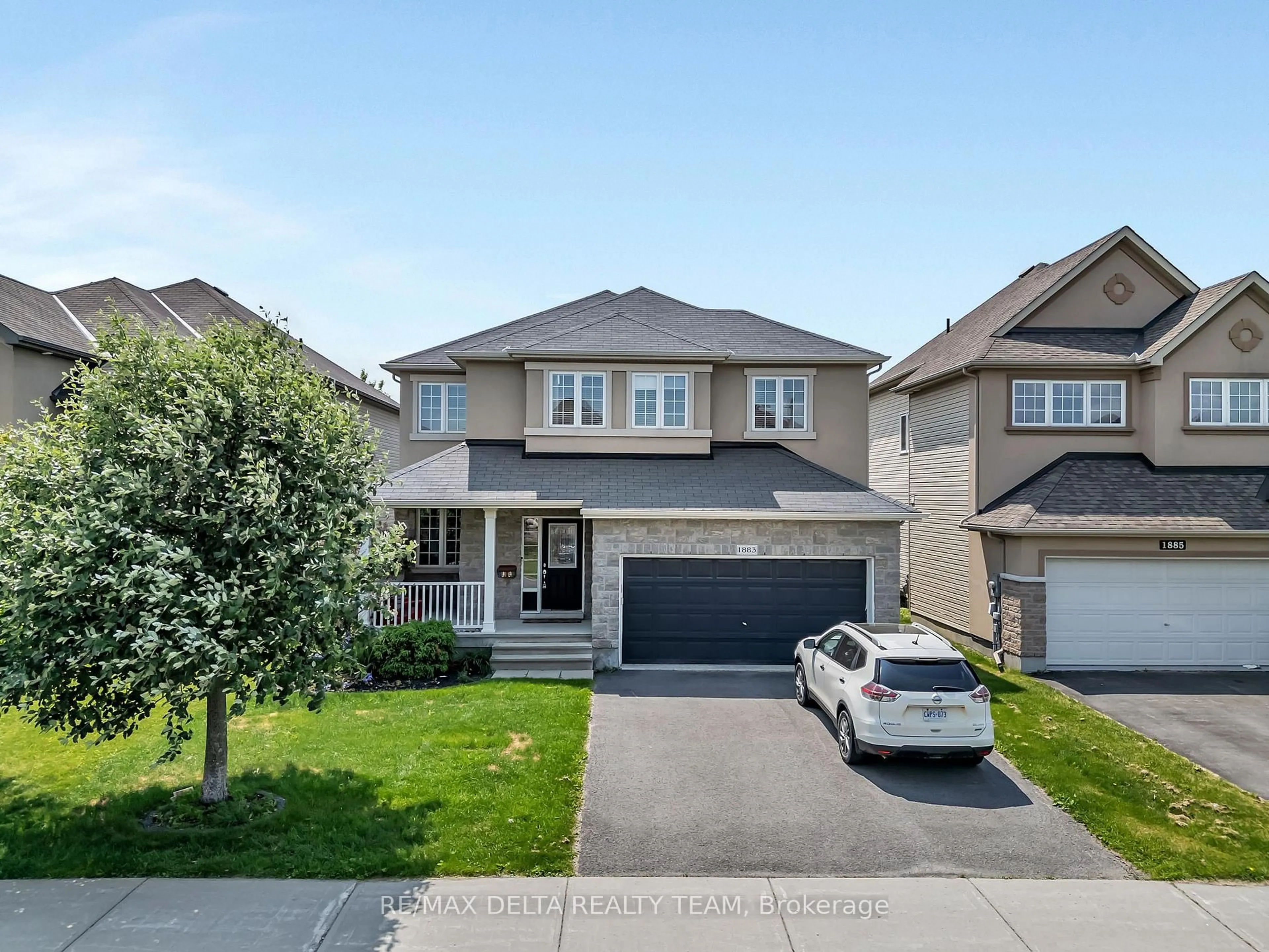 A pic from outside/outdoor area/front of a property/back of a property/a pic from drone, street for 1883 Montmere Ave, Ottawa Ontario K4A 0L7