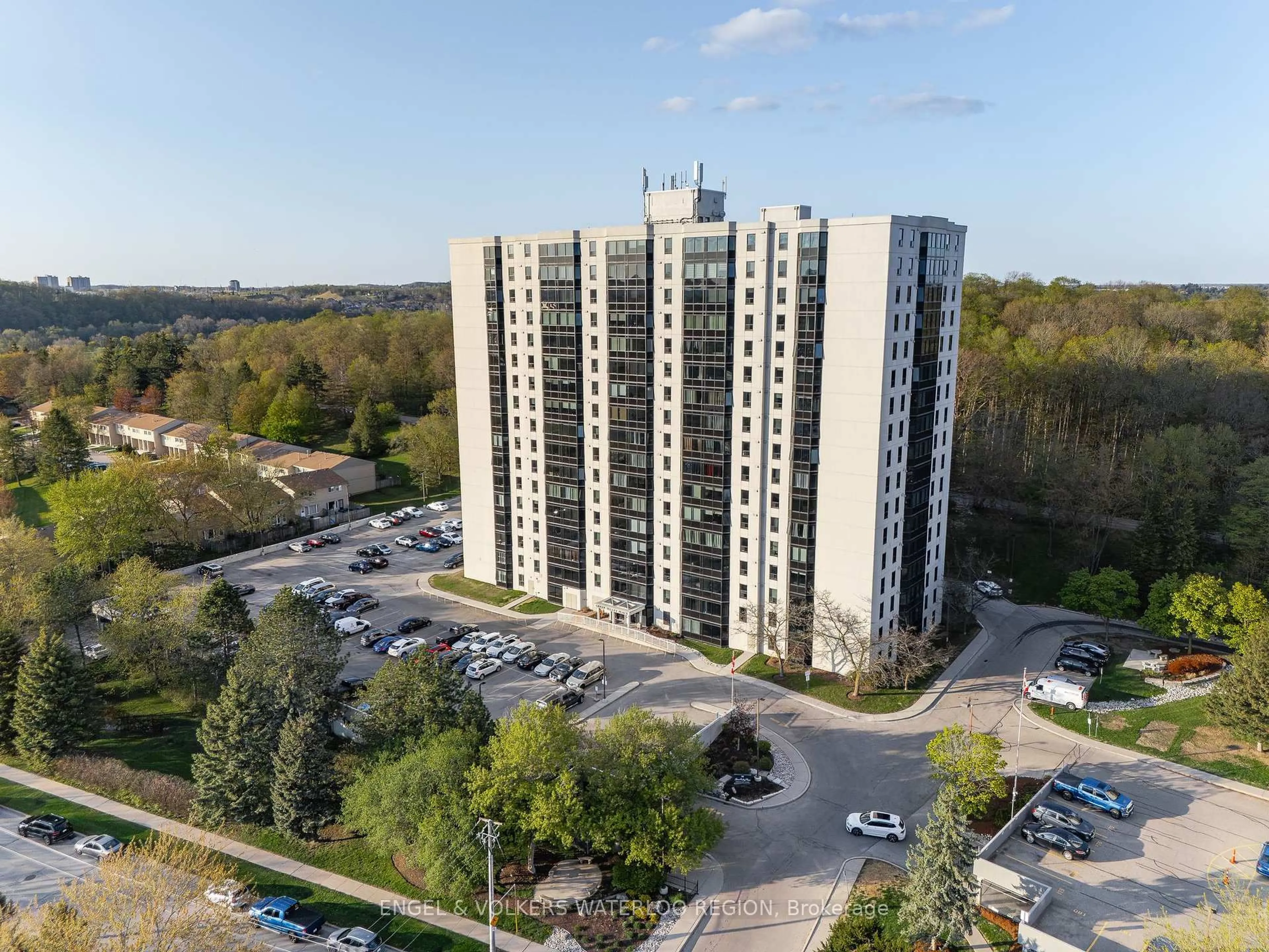 A pic from outside/outdoor area/front of a property/back of a property/a pic from drone, building for 35 Green Valley Dr #311, Kitchener Ontario N2P 2A5