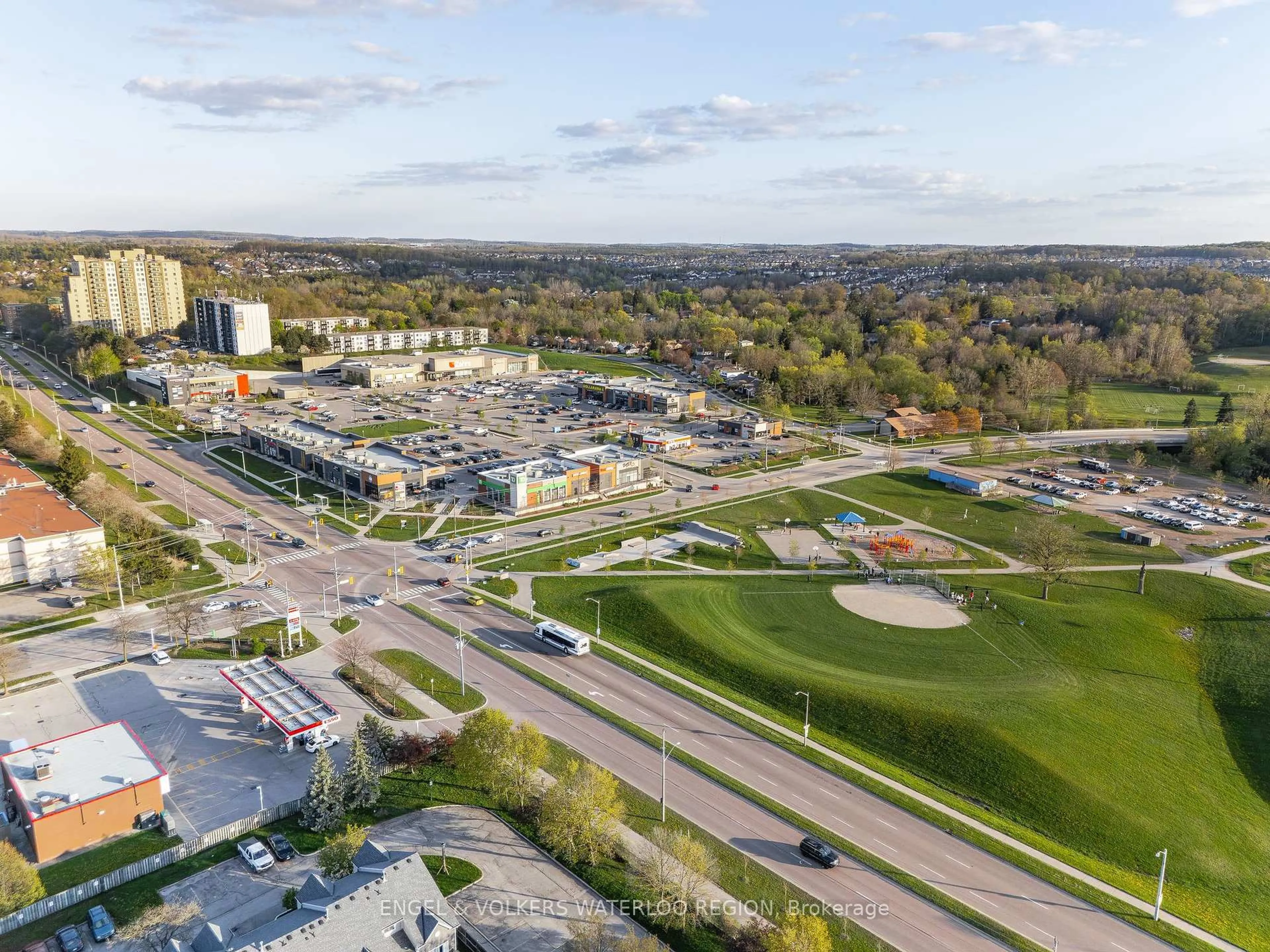 A pic from outside/outdoor area/front of a property/back of a property/a pic from drone, street for 35 Green Valley Dr #311, Kitchener Ontario N2P 2A5