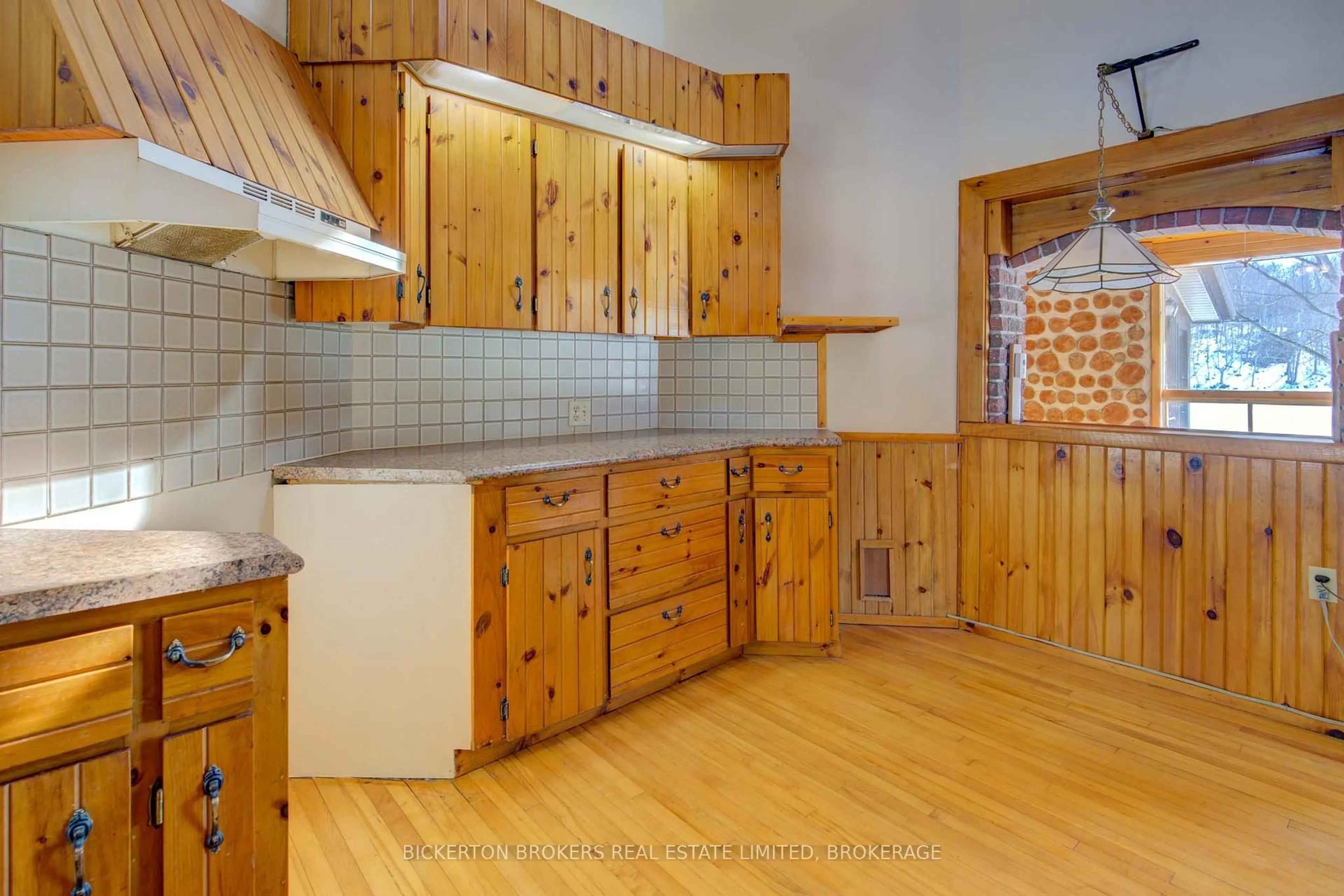 Standard kitchen, unknown for 851 Rideauwood Lane, Leeds and the Thousand Islands Ontario K0E 1N0