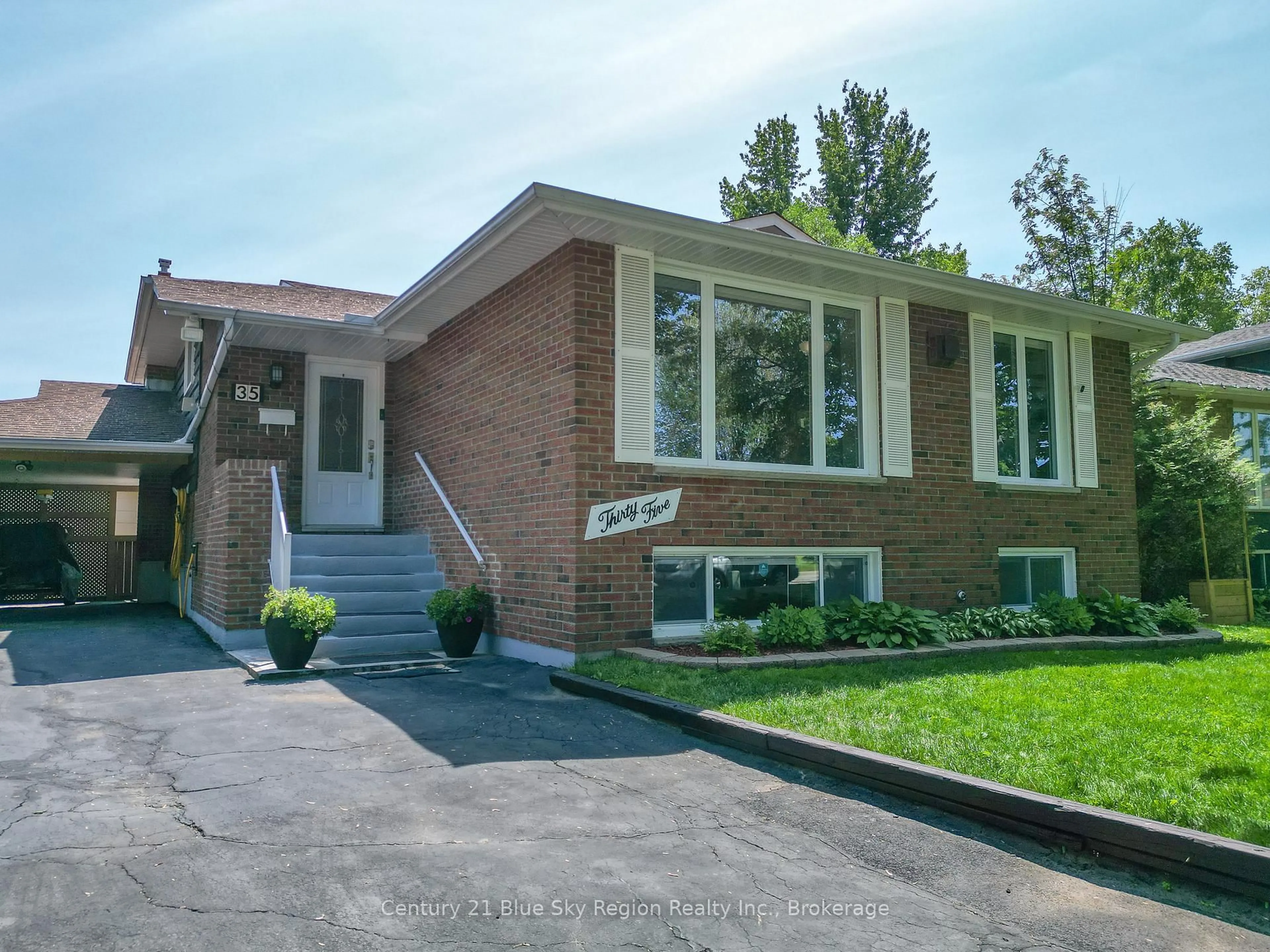 Home with brick exterior material, street for 35 Kodiak Cres, North Bay Ontario P1A 3S8