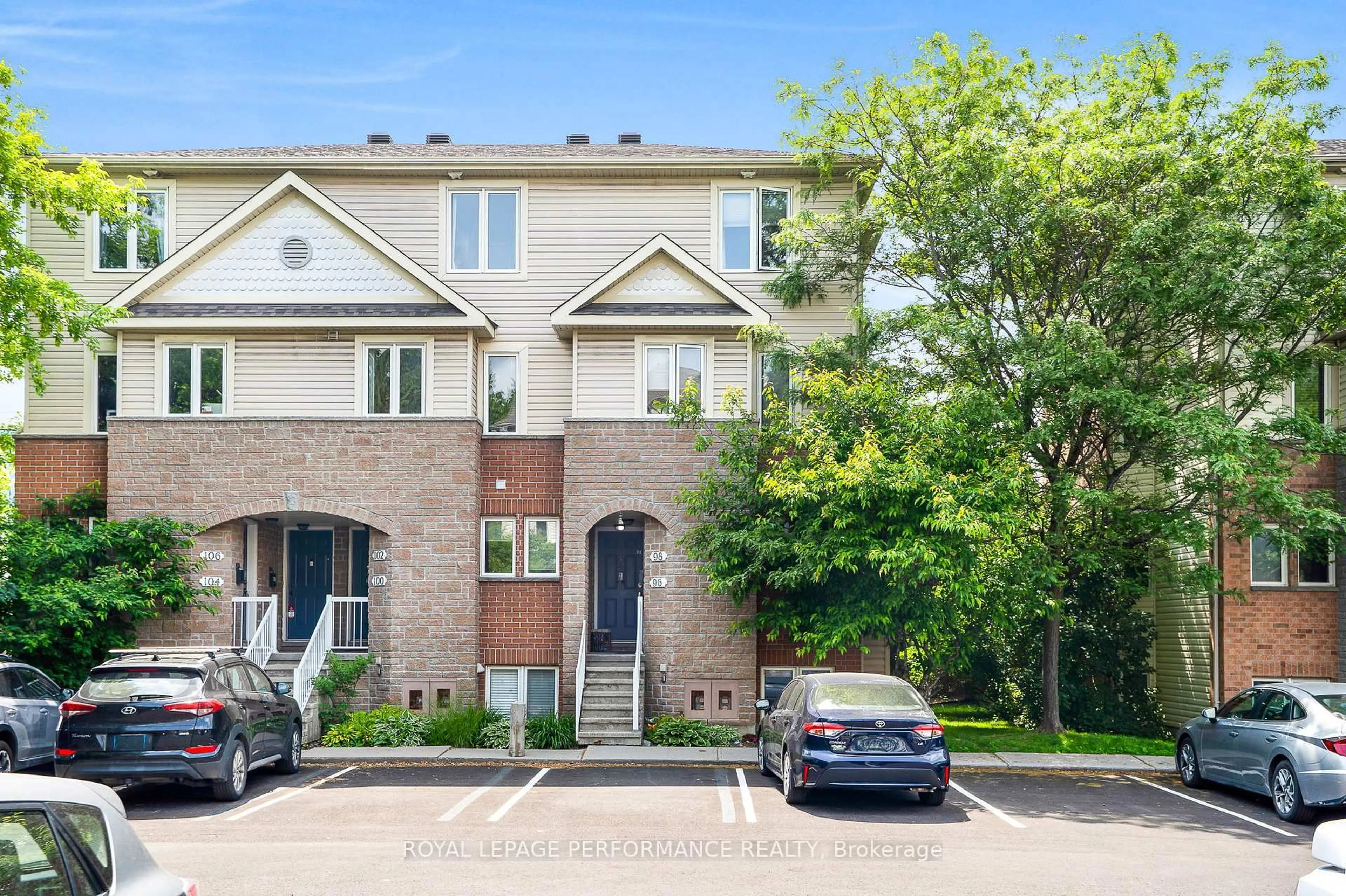 Unknown for 96 Strathaven Private #25, Ottawa Ontario K1J 1K7