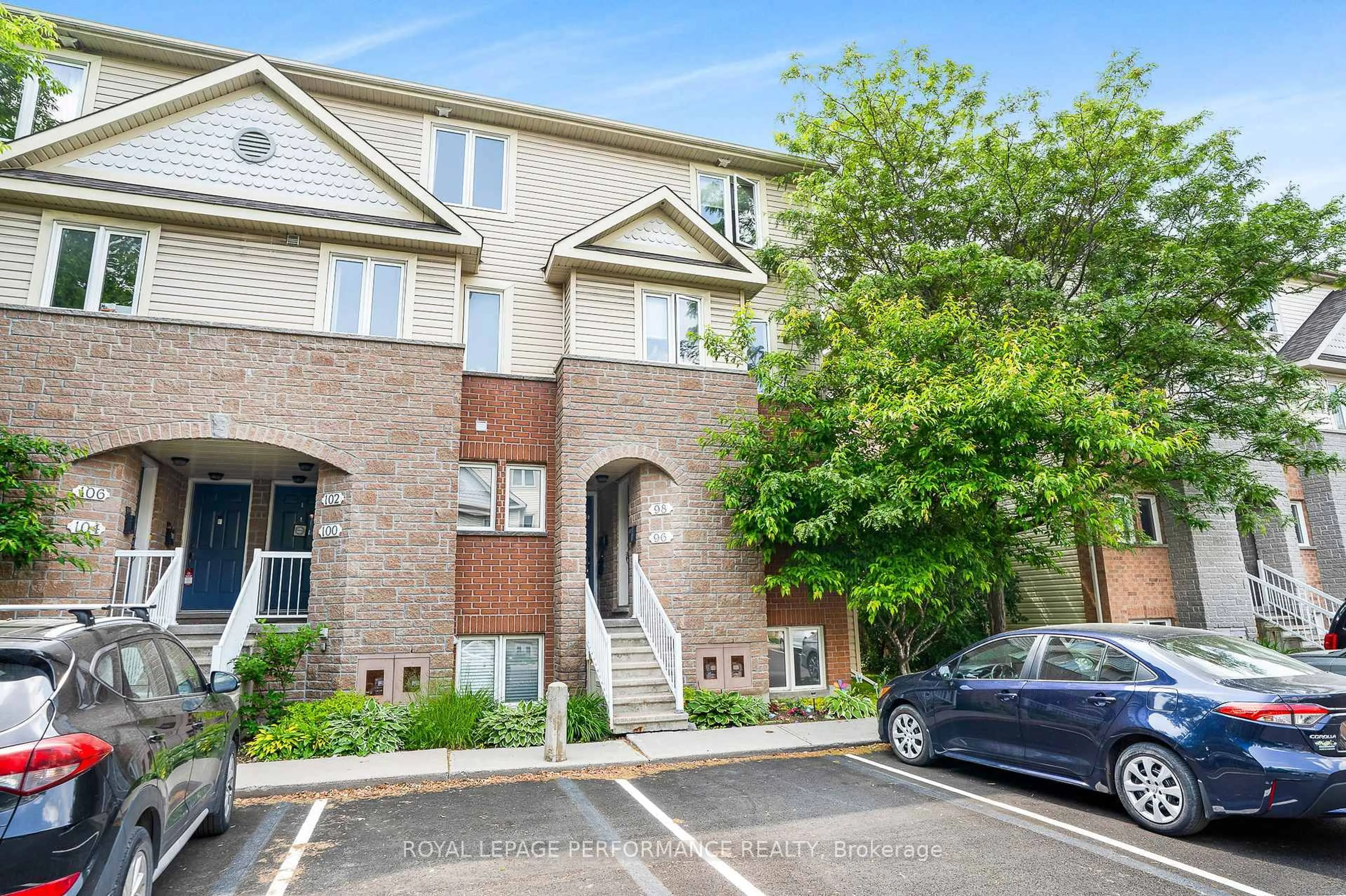 Unknown for 96 Strathaven Private #25, Ottawa Ontario K1J 1K7