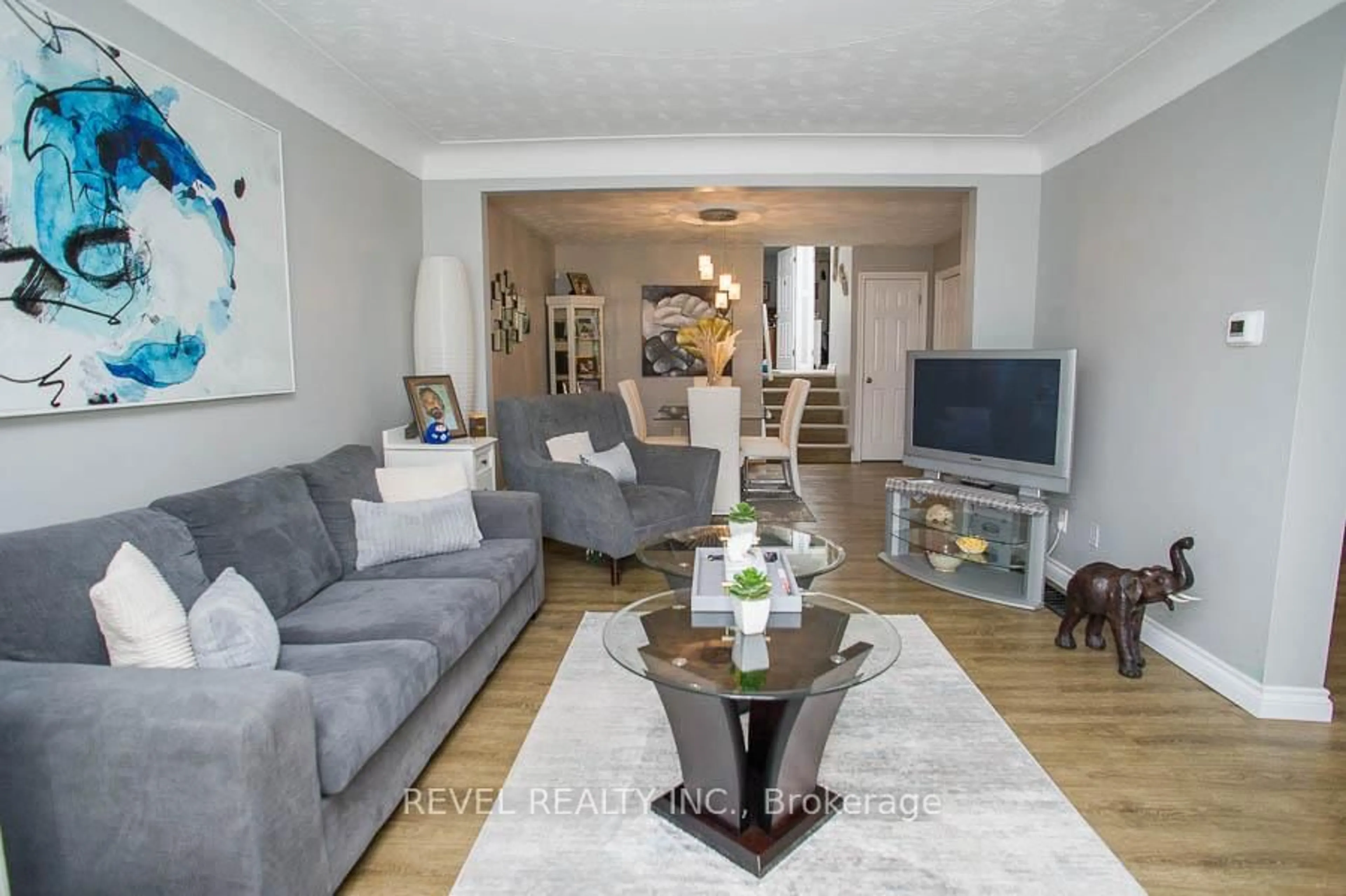Living room with furniture, unknown for 264B Bruce St, Brantford Ontario N3S 4Z9
