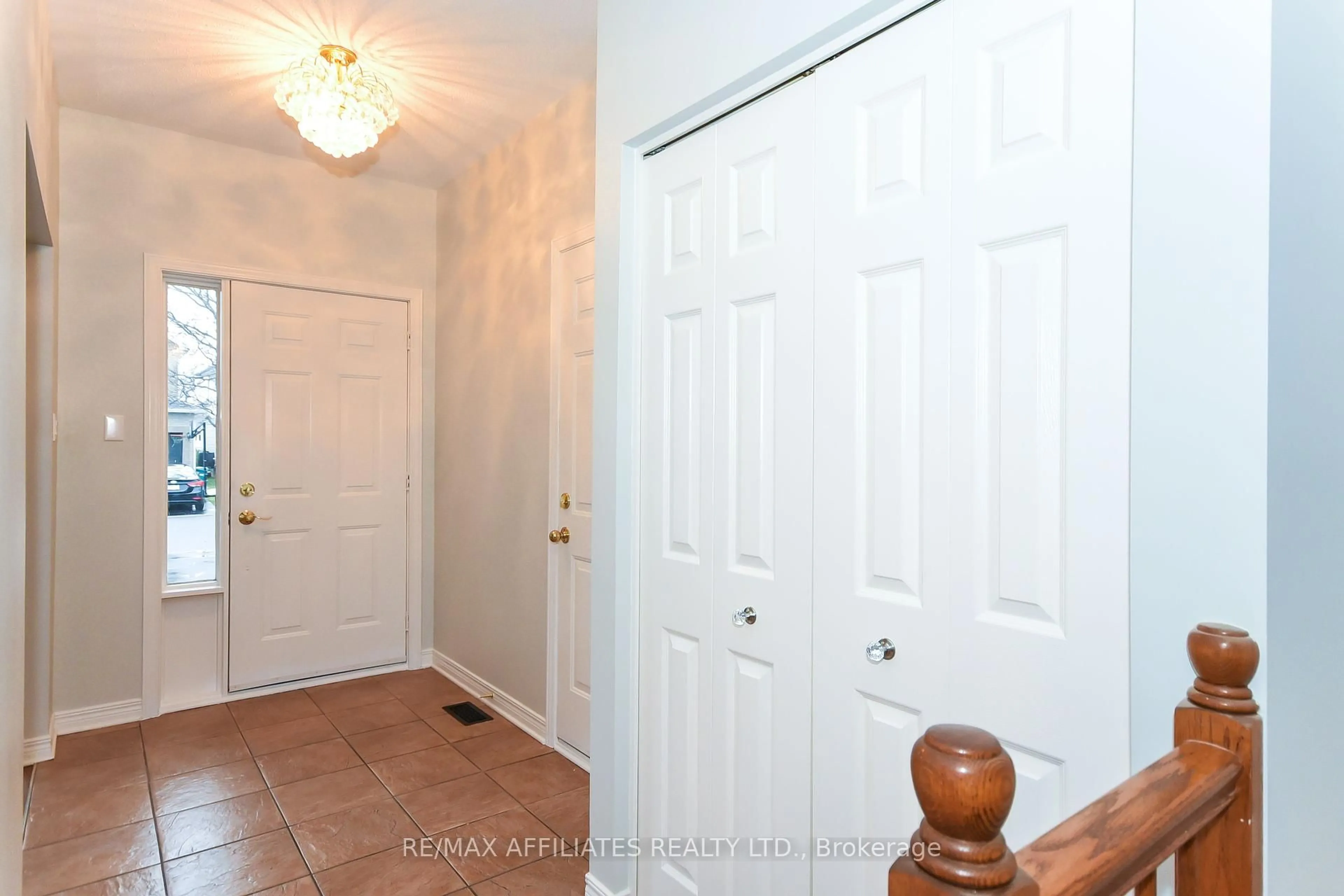 Indoor entryway for 1980 Scully Way, Ottawa Ontario K4A 4H2