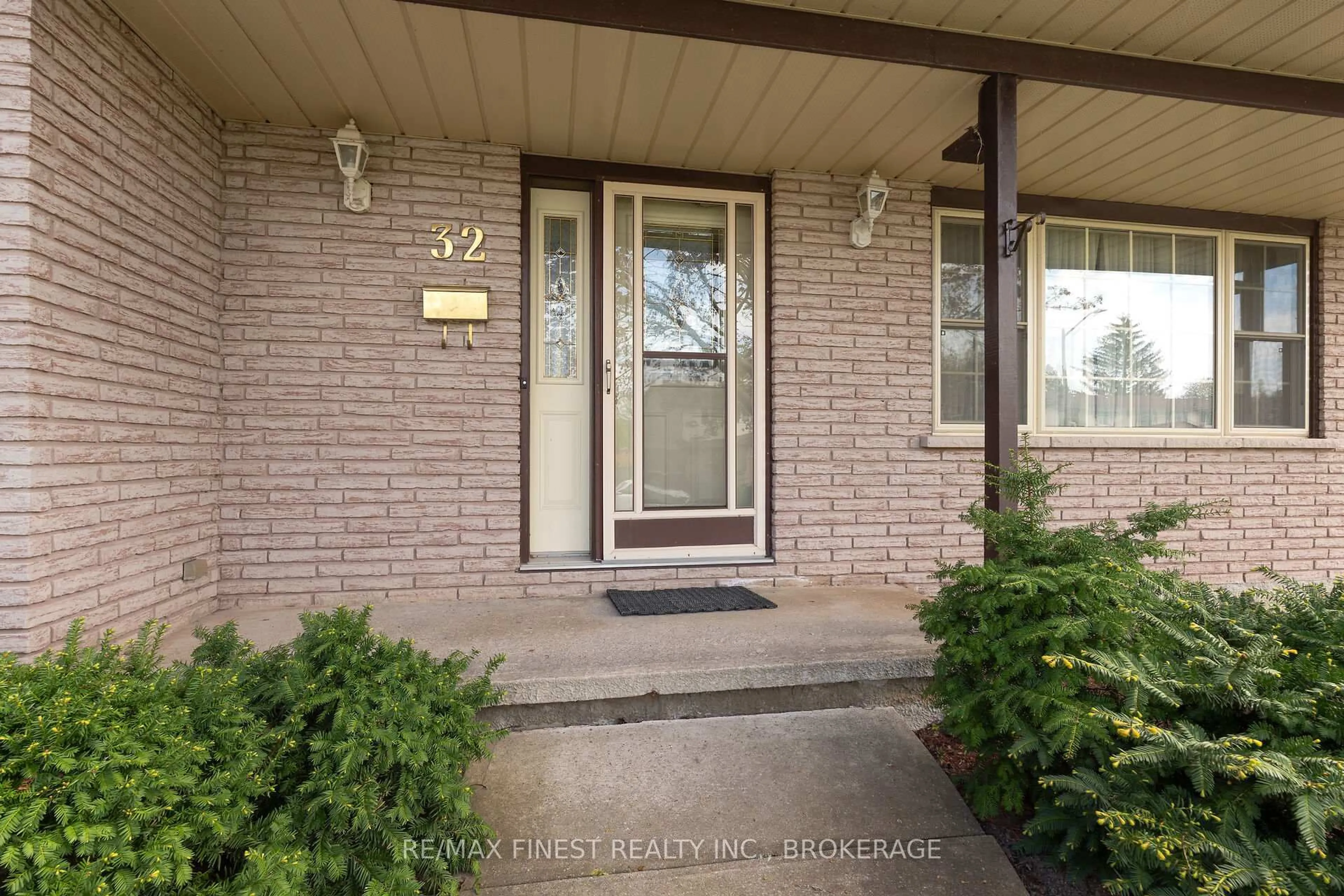 Unknown for 32 Bonny Lane, Kingston Ontario K7K 6E2