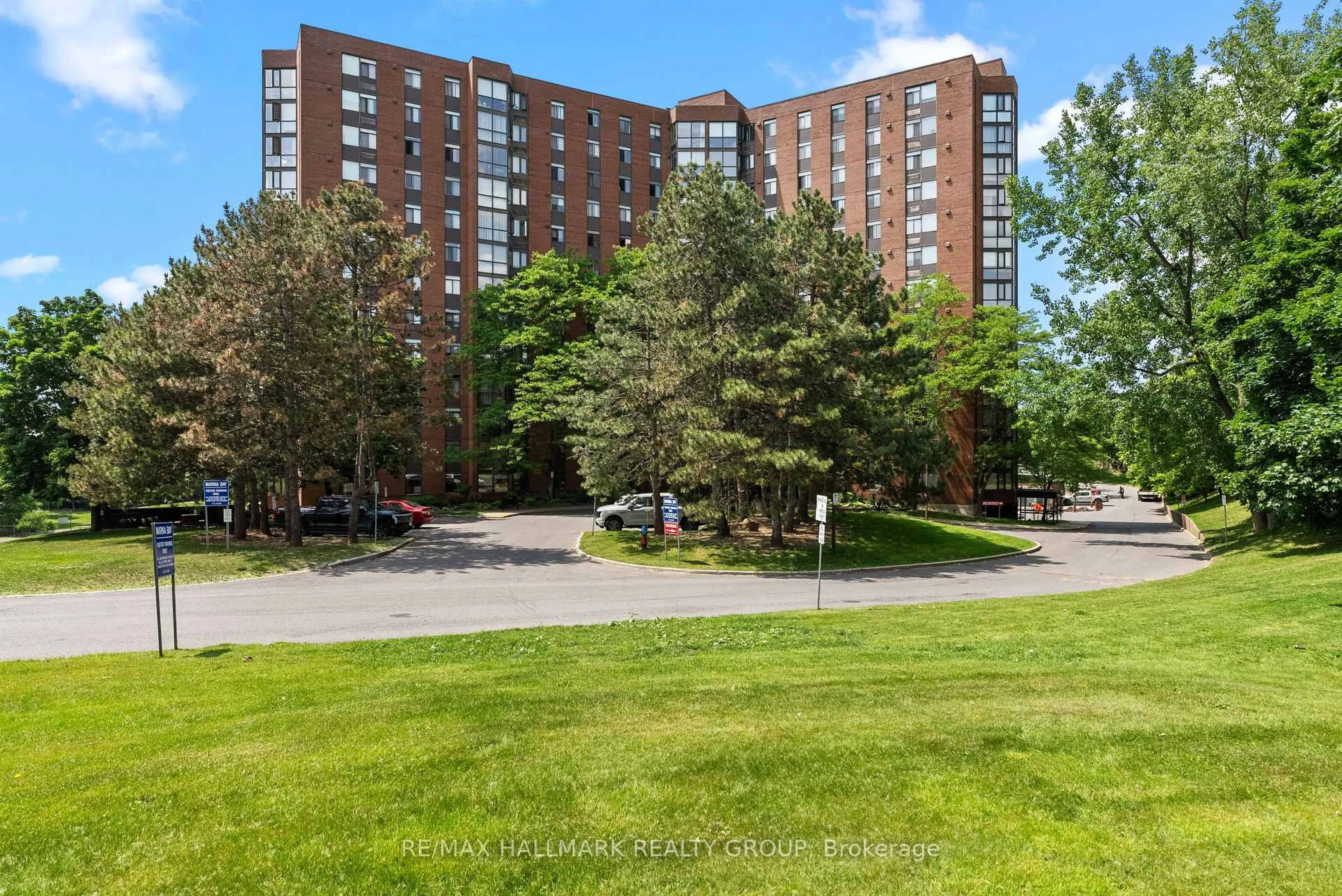 Patio, unknown for 2871 Richmond Rd #404, Ottawa Ontario K2B 8M5