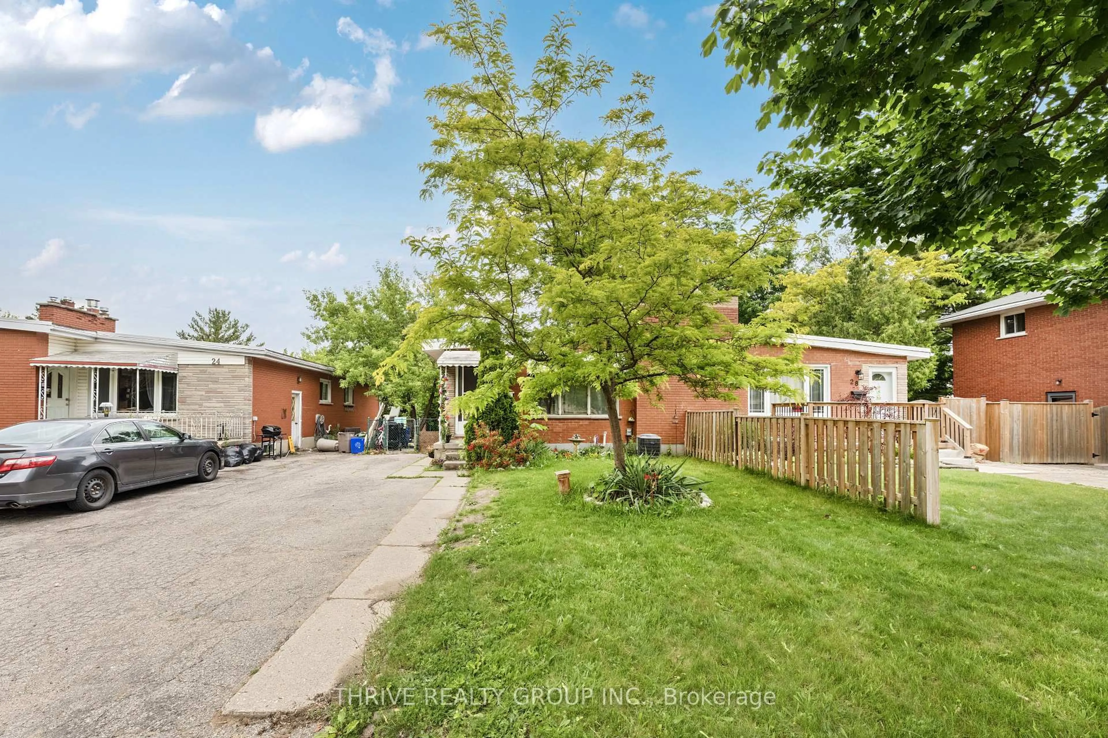 A pic from outside/outdoor area/front of a property/back of a property/a pic from drone, street for 26 Hawkesbury Ave, London East Ontario N5V 2K1